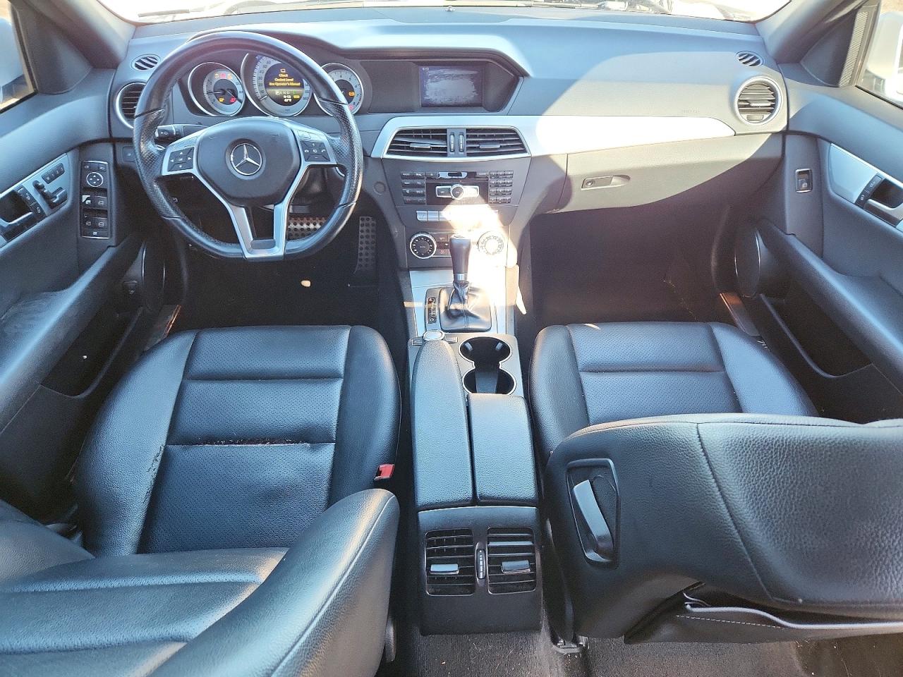 2014 Mercedes-benz C 300 4matic White vin: WDDGF8ABXEA915621