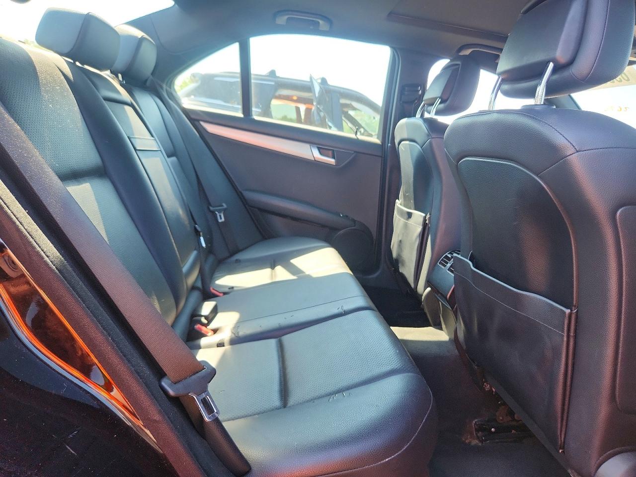2014 Mercedes-benz C 300 4matic Черный vin: WDDGF8ABXEA944410