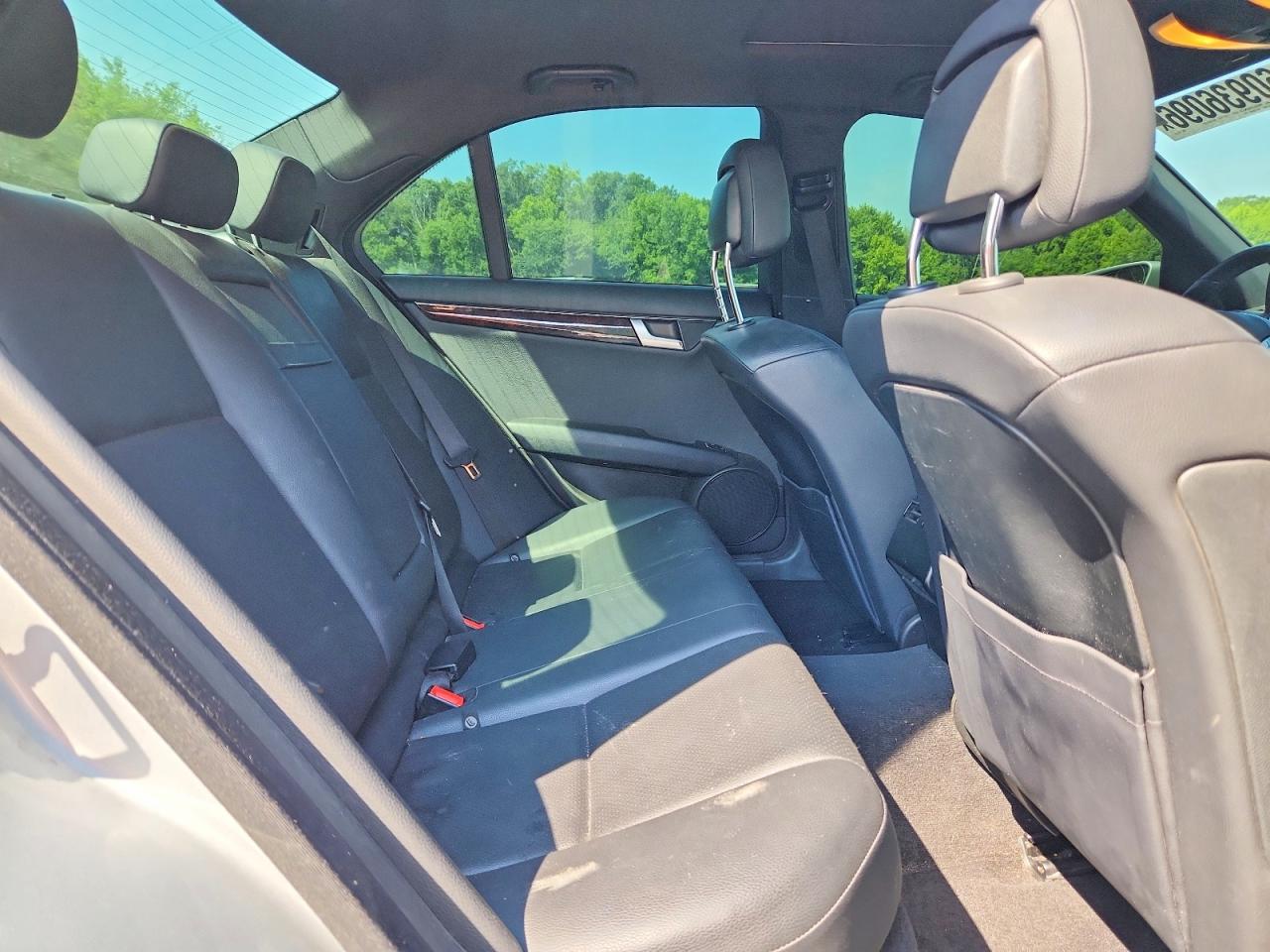 2014 Mercedes-benz C 300 4matic Silver vin: WDDGF8ABXEA957772