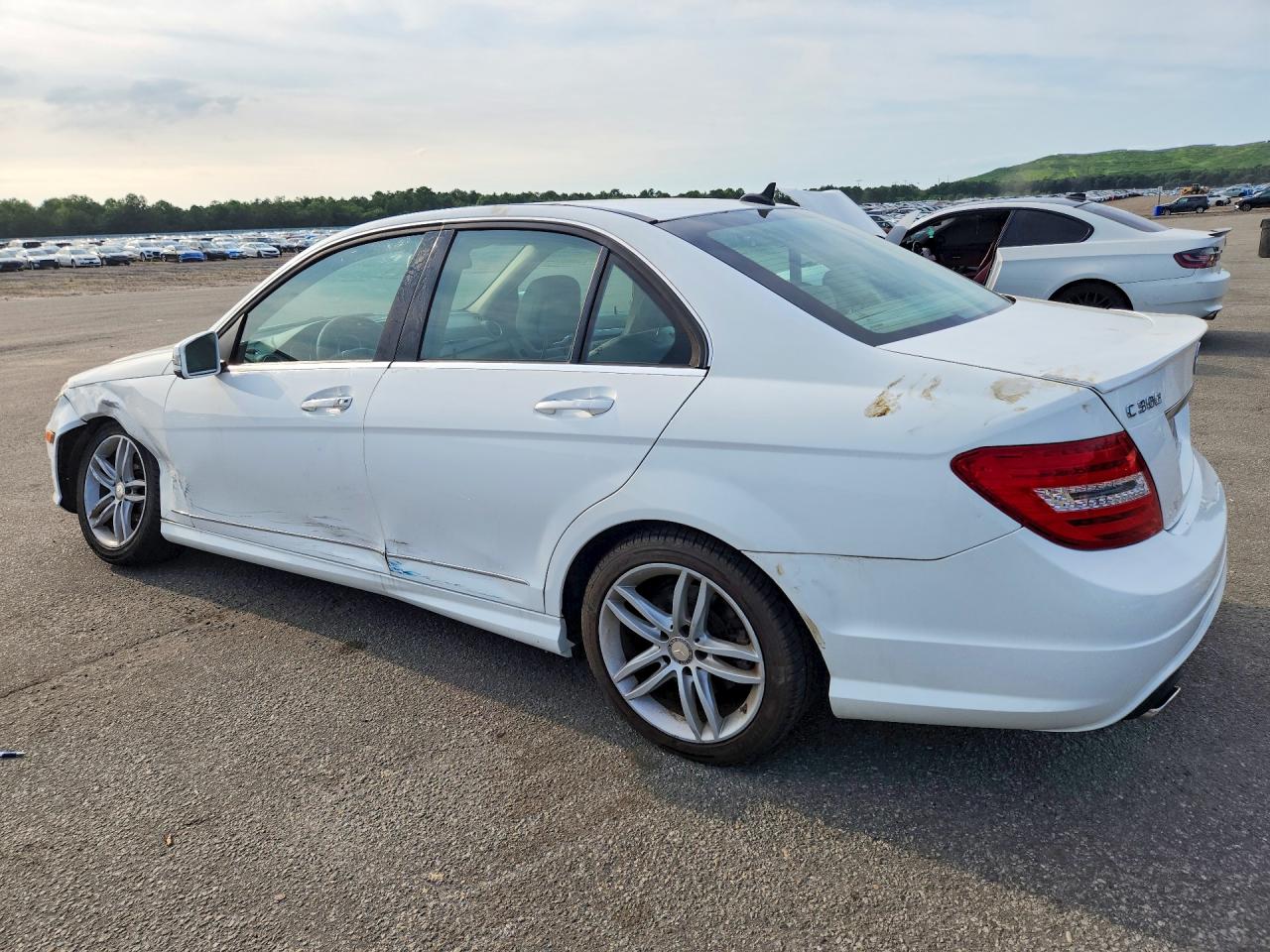 2014 Mercedes-benz C 300 4matic White vin: WDDGF8ABXEA958064