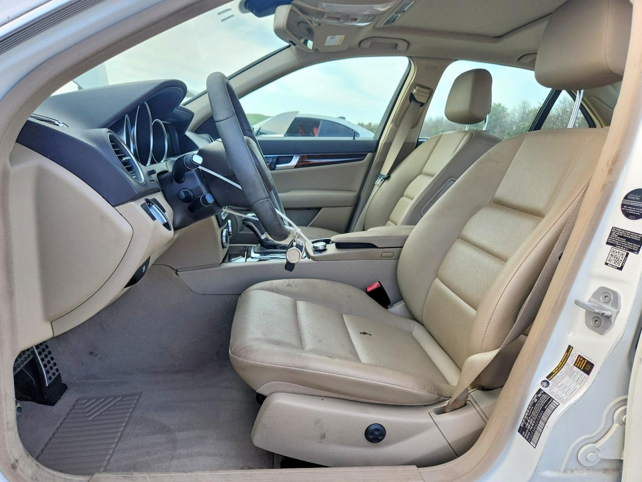 2014 Mercedes-benz C 300 4matic White vin: WDDGF8ABXEA958064