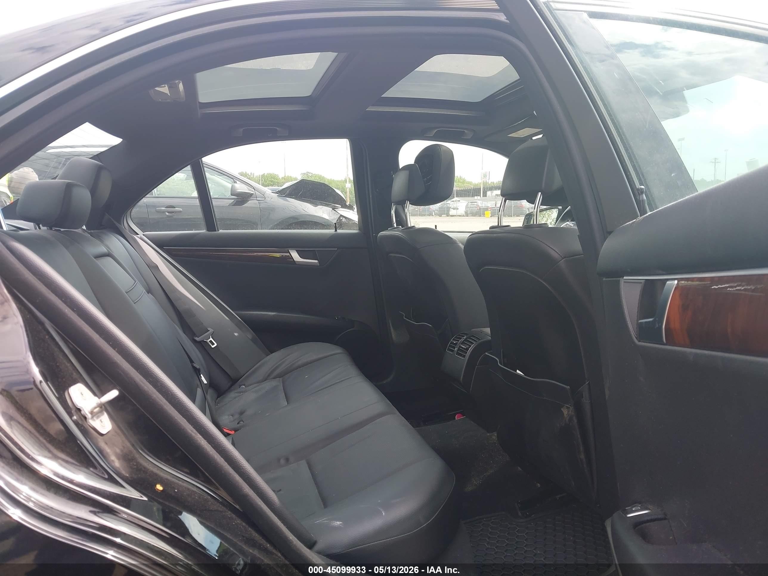 2014 Mercedes-benz C 300 Sport 4matic Black vin: WDDGF8ABXEG186176