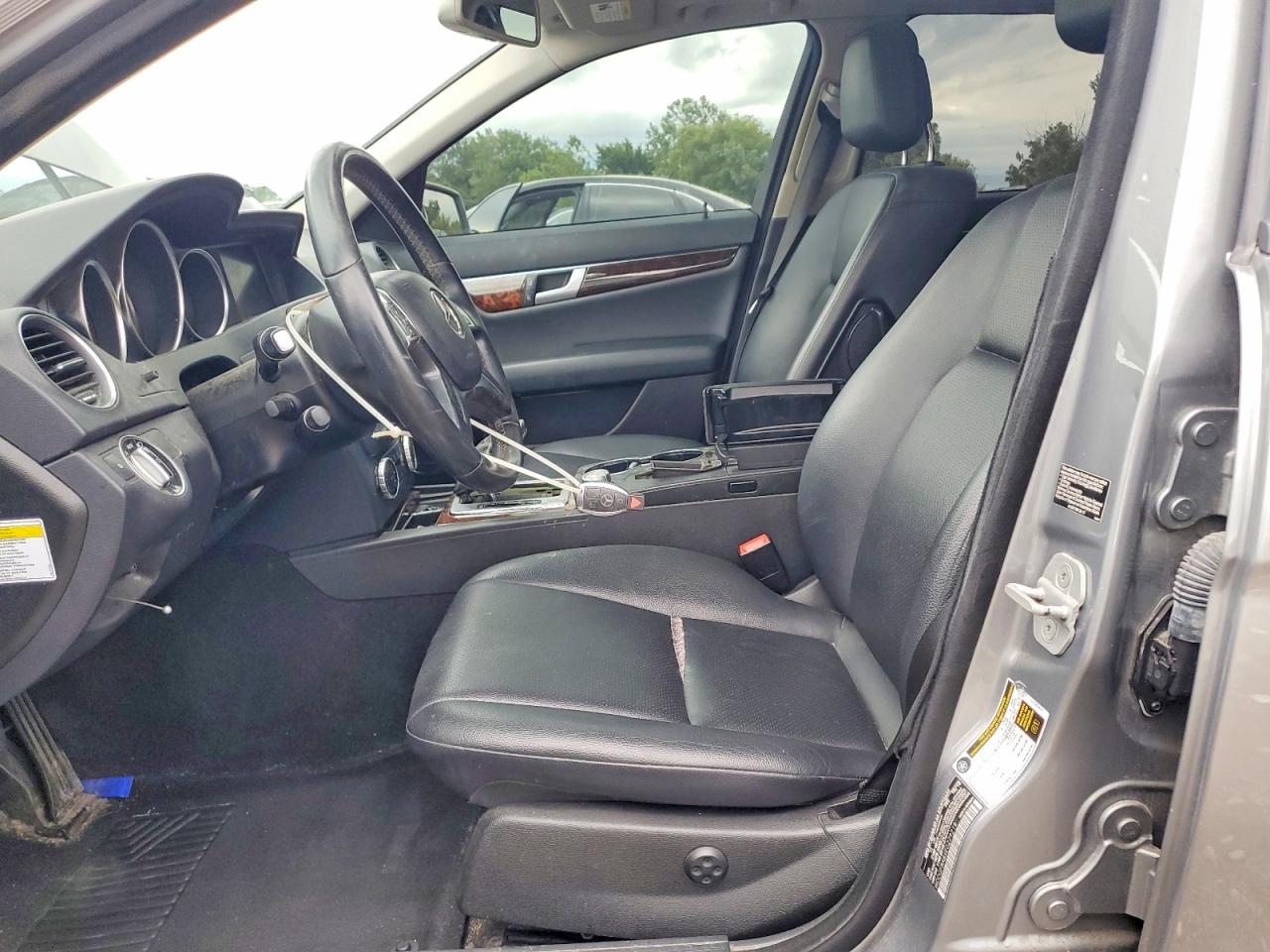 2014 Mercedes-benz C 300 4matic Silver vin: WDDGF8ABXEG229219