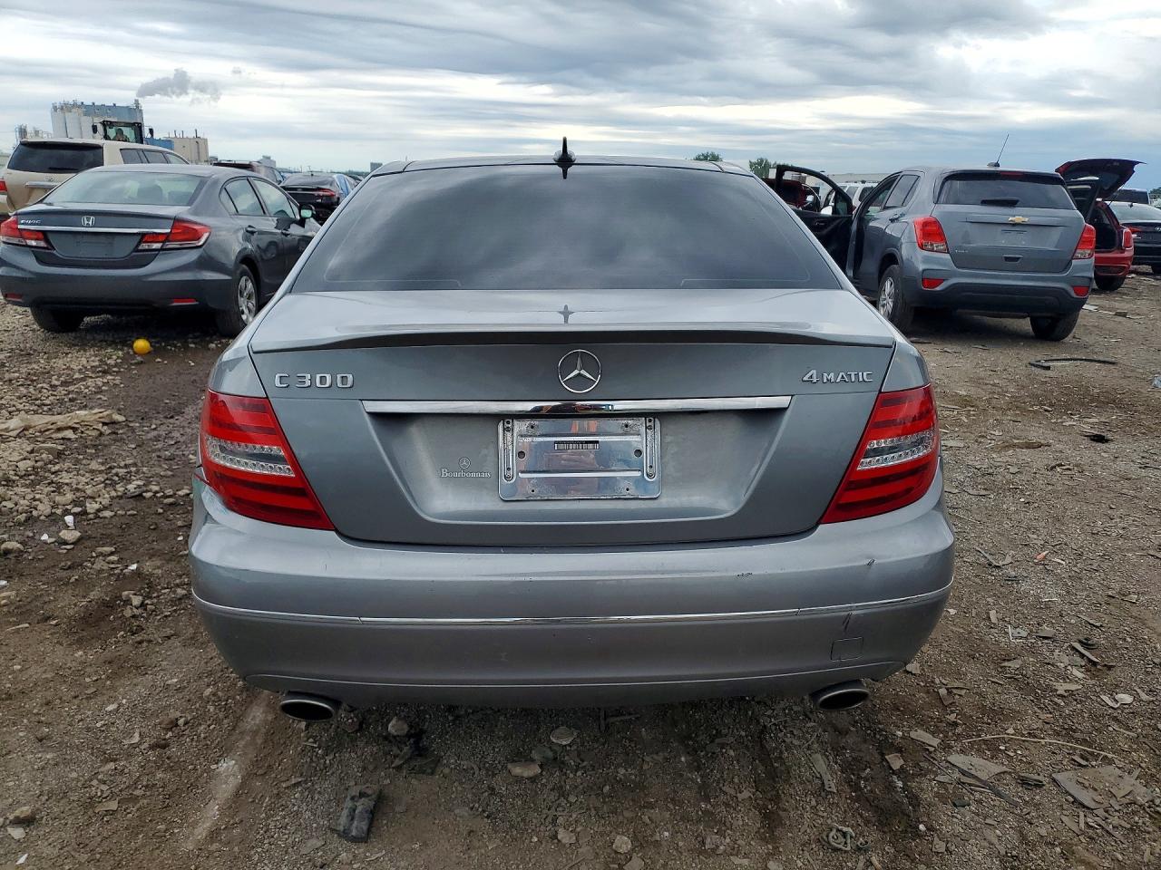 2014 Mercedes-benz C 300 4matic Silver vin: WDDGF8ABXEG229219