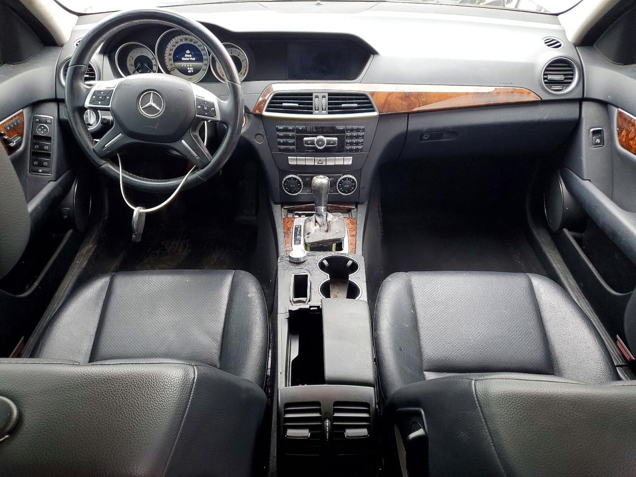 2014 Mercedes-benz C 300 4matic Silver vin: WDDGF8ABXEG229219