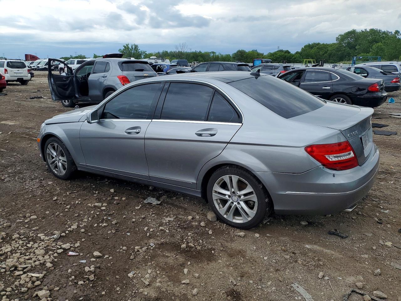 2014 Mercedes-benz C 300 4matic Silver vin: WDDGF8ABXEG229219