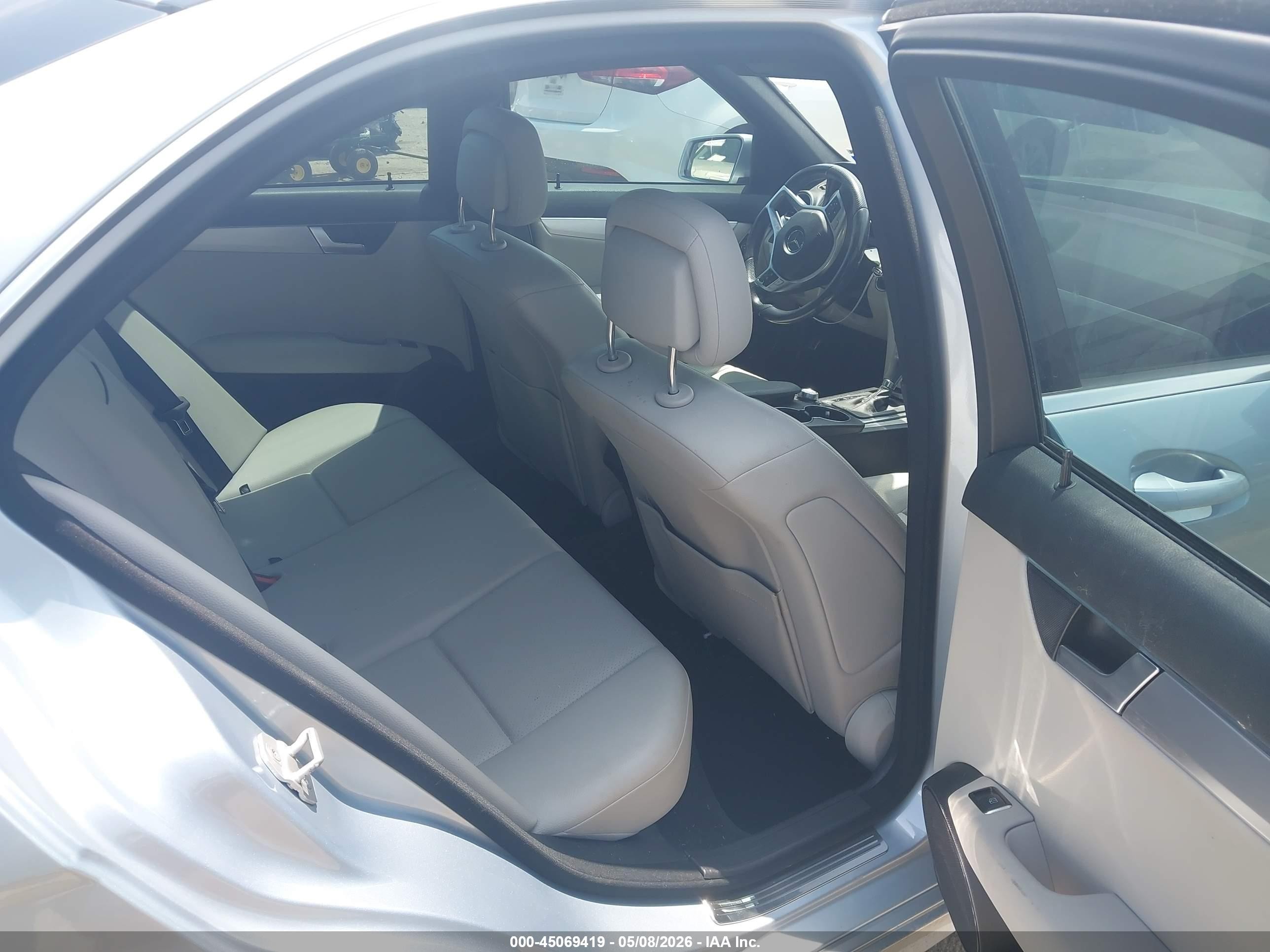 2014 Mercedes-benz C 300 Sport 4matic Light Blue vin: WDDGF8ABXER302531