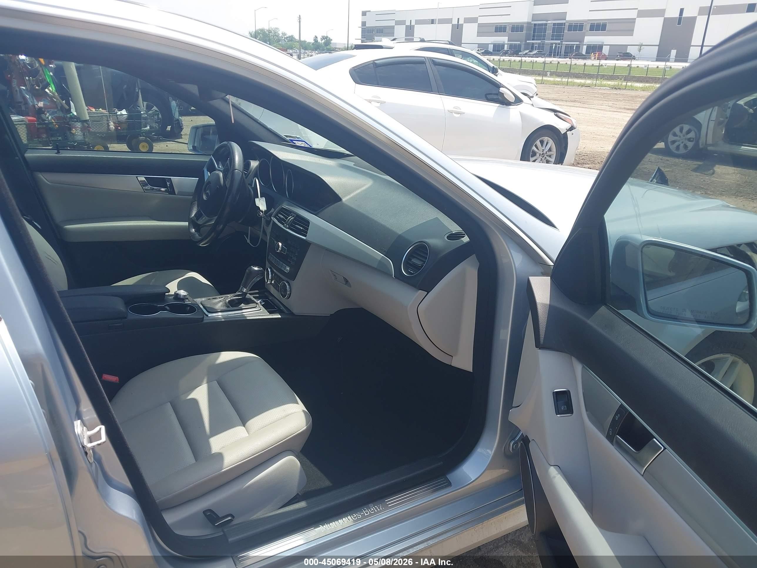 2014 Mercedes-benz C 300 Sport 4matic Light Blue vin: WDDGF8ABXER302531