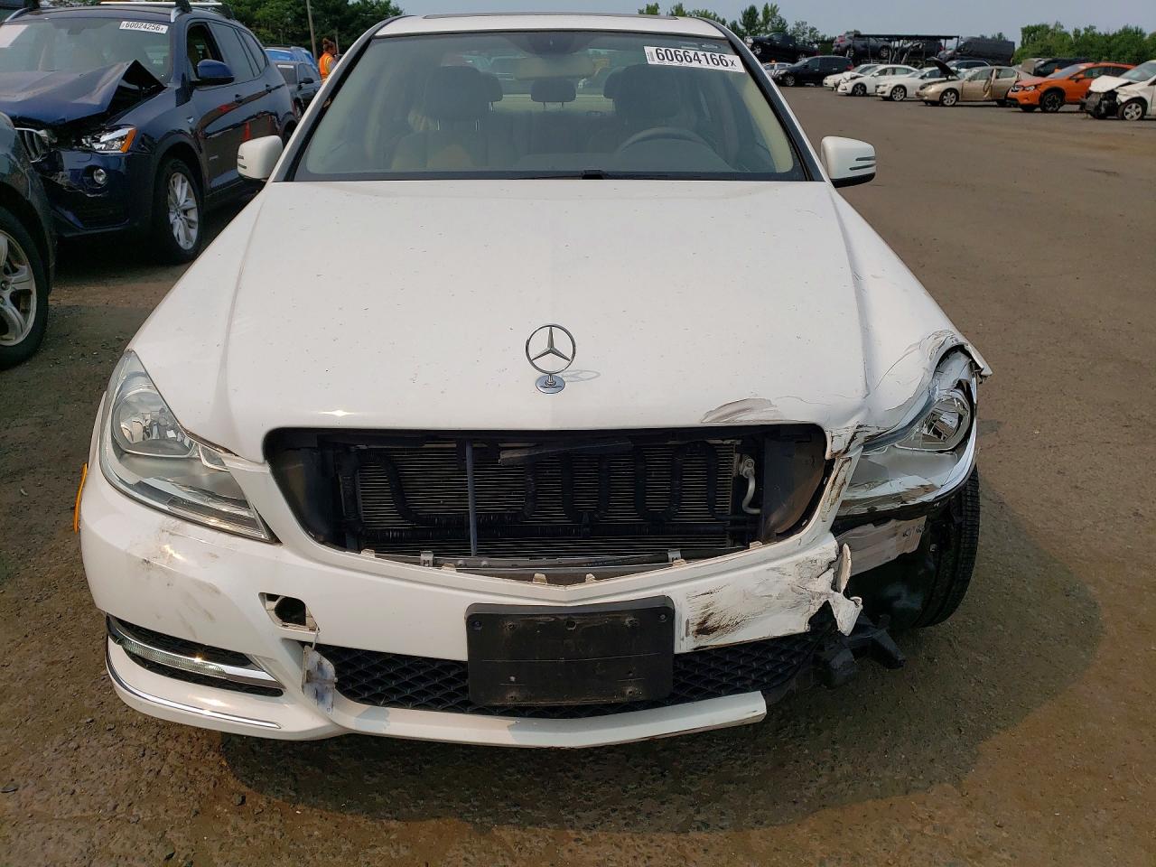2014 Mercedes-benz C 300 4matic White vin: WDDGF8ABXER302674