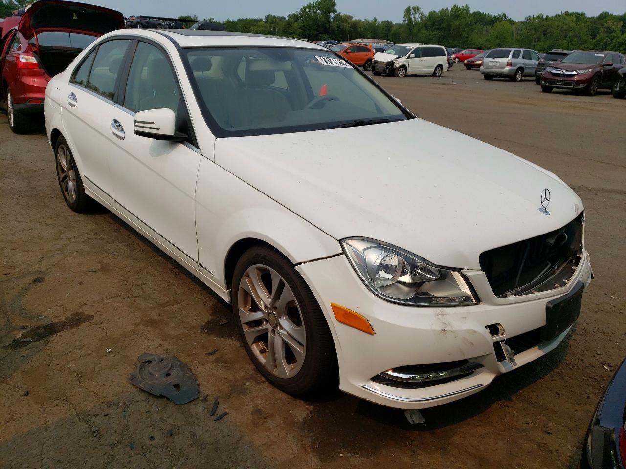 2014 Mercedes-benz C 300 4matic White vin: WDDGF8ABXER302674