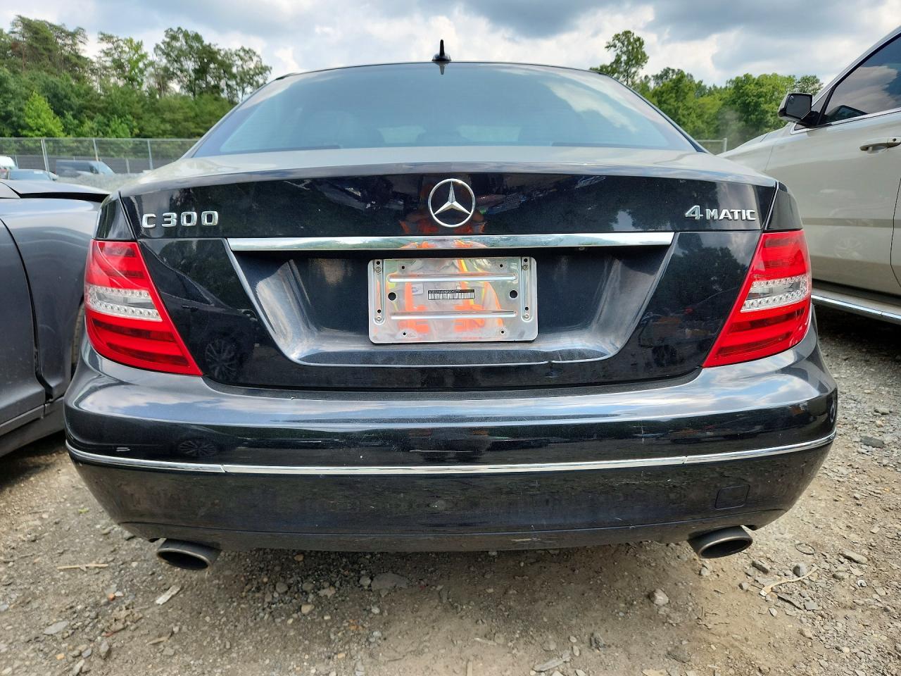 2014 Mercedes-benz C 300 4matic Black vin: WDDGF8ABXER304277