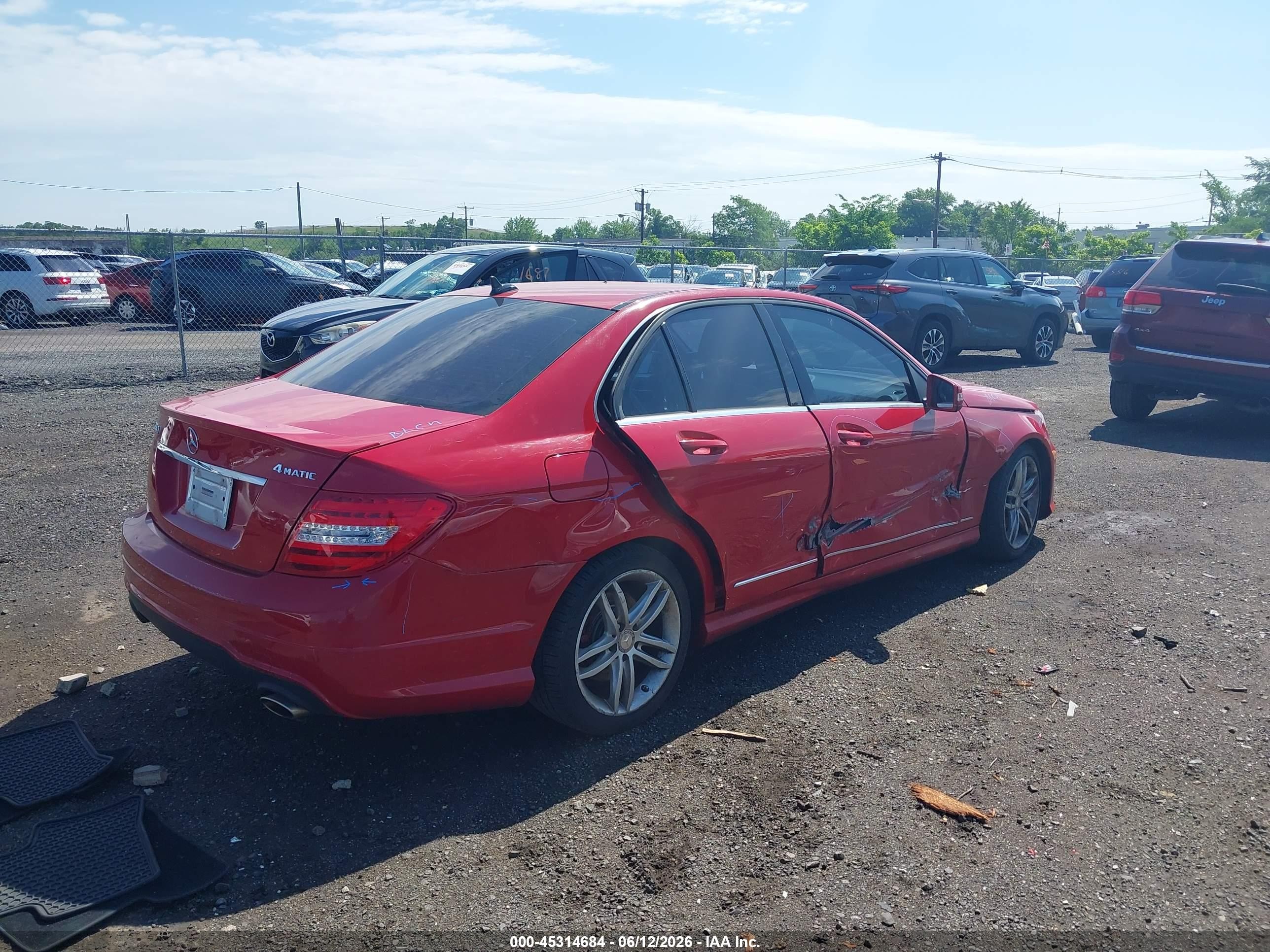 2014 Mercedes-benz C 300 Sport 4matic Red vin: WDDGF8ABXER305056