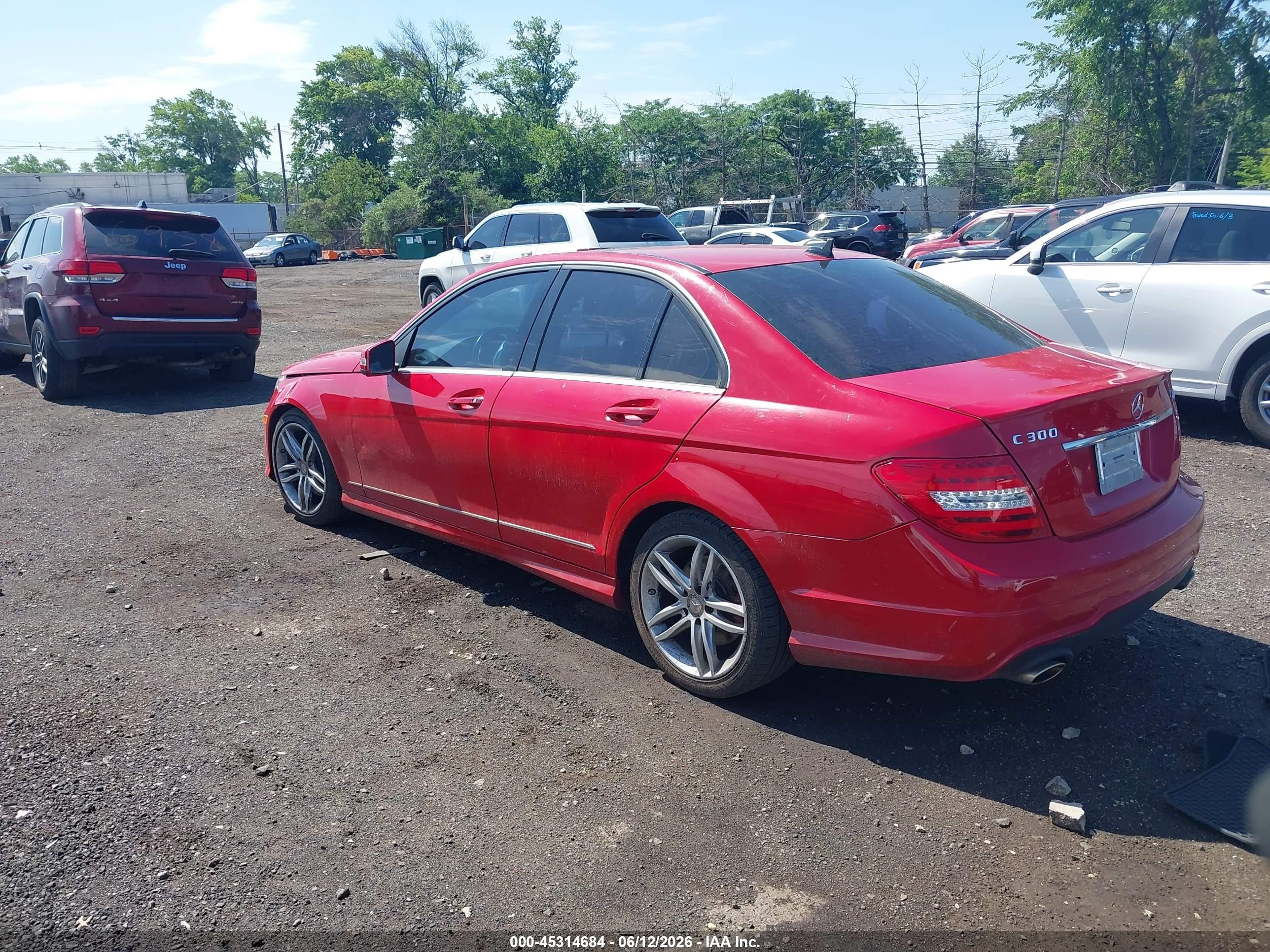 2014 Mercedes-benz C 300 Sport 4matic Red vin: WDDGF8ABXER305056
