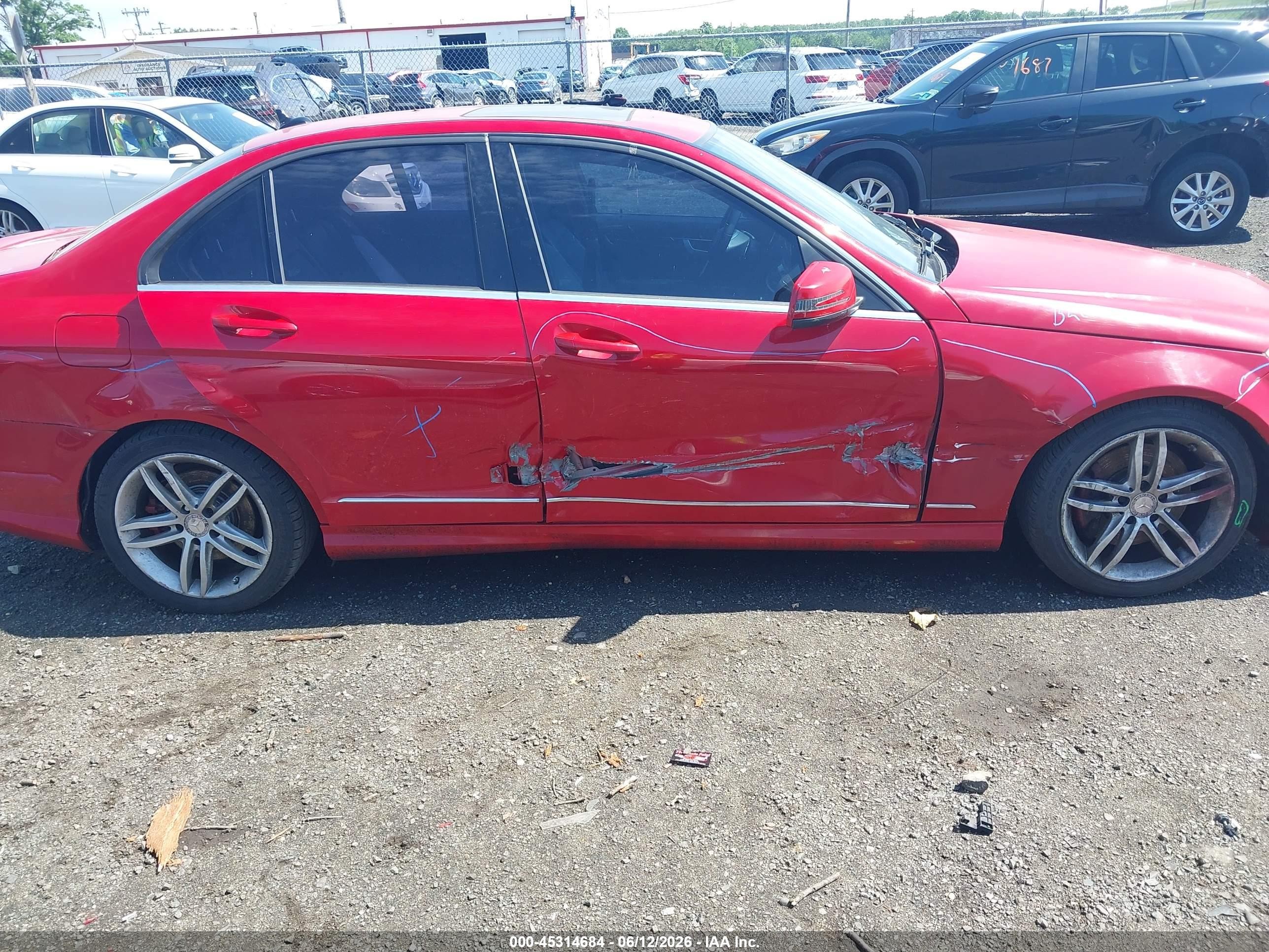 2014 Mercedes-benz C 300 Sport 4matic Red vin: WDDGF8ABXER305056