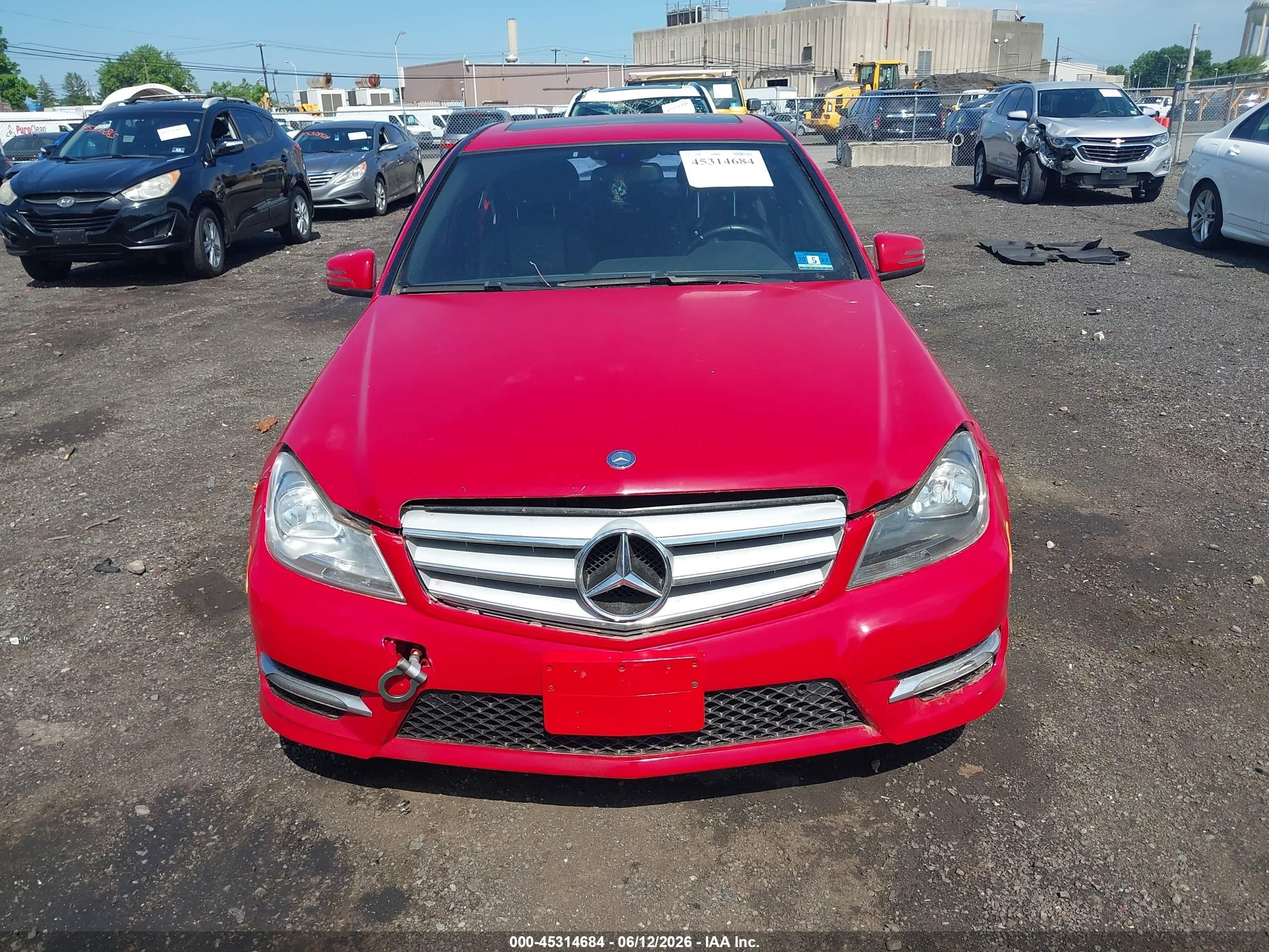 2014 Mercedes-benz C 300 Sport 4matic Red vin: WDDGF8ABXER305056