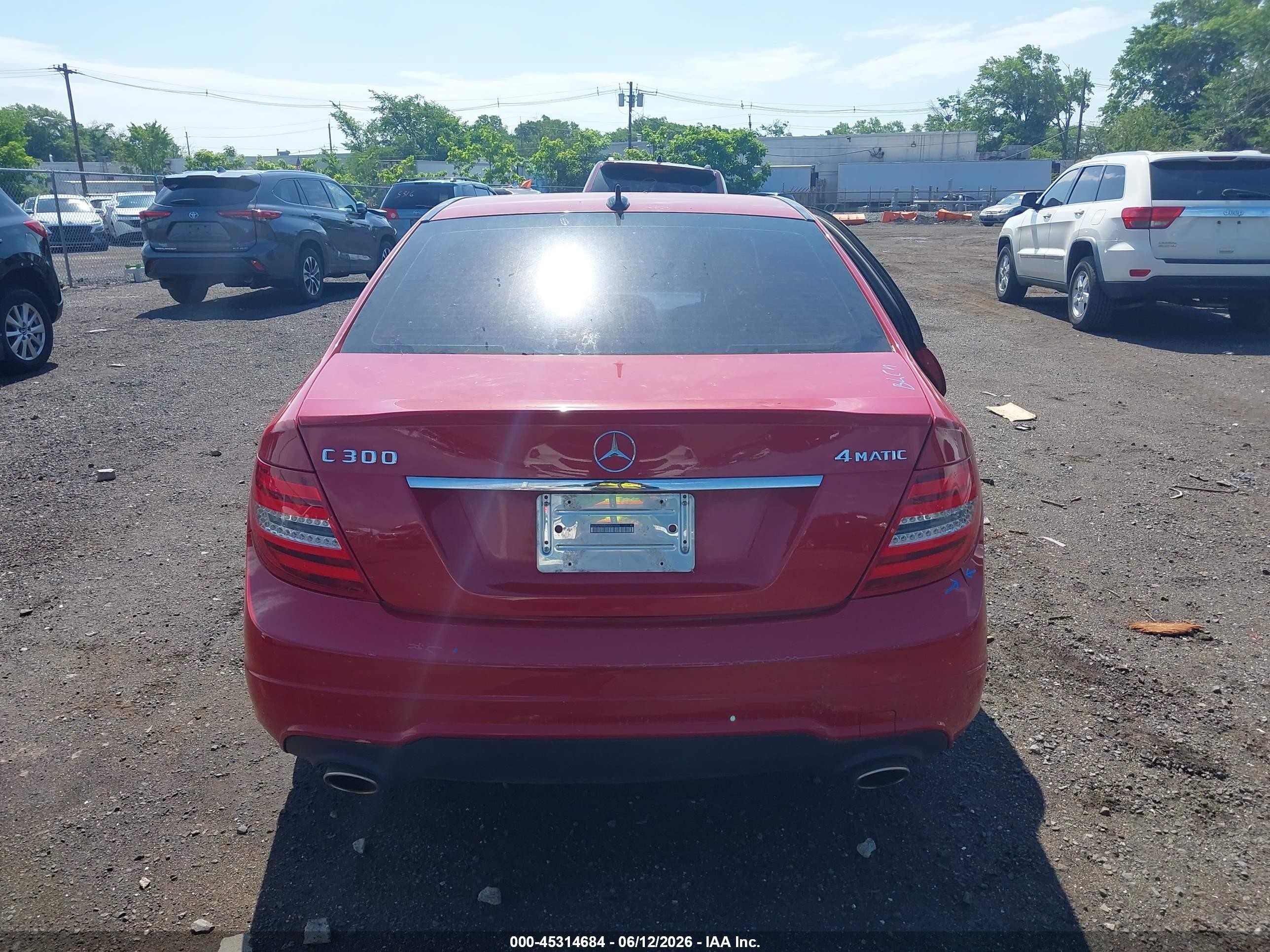 2014 Mercedes-benz C 300 Sport 4matic Red vin: WDDGF8ABXER305056