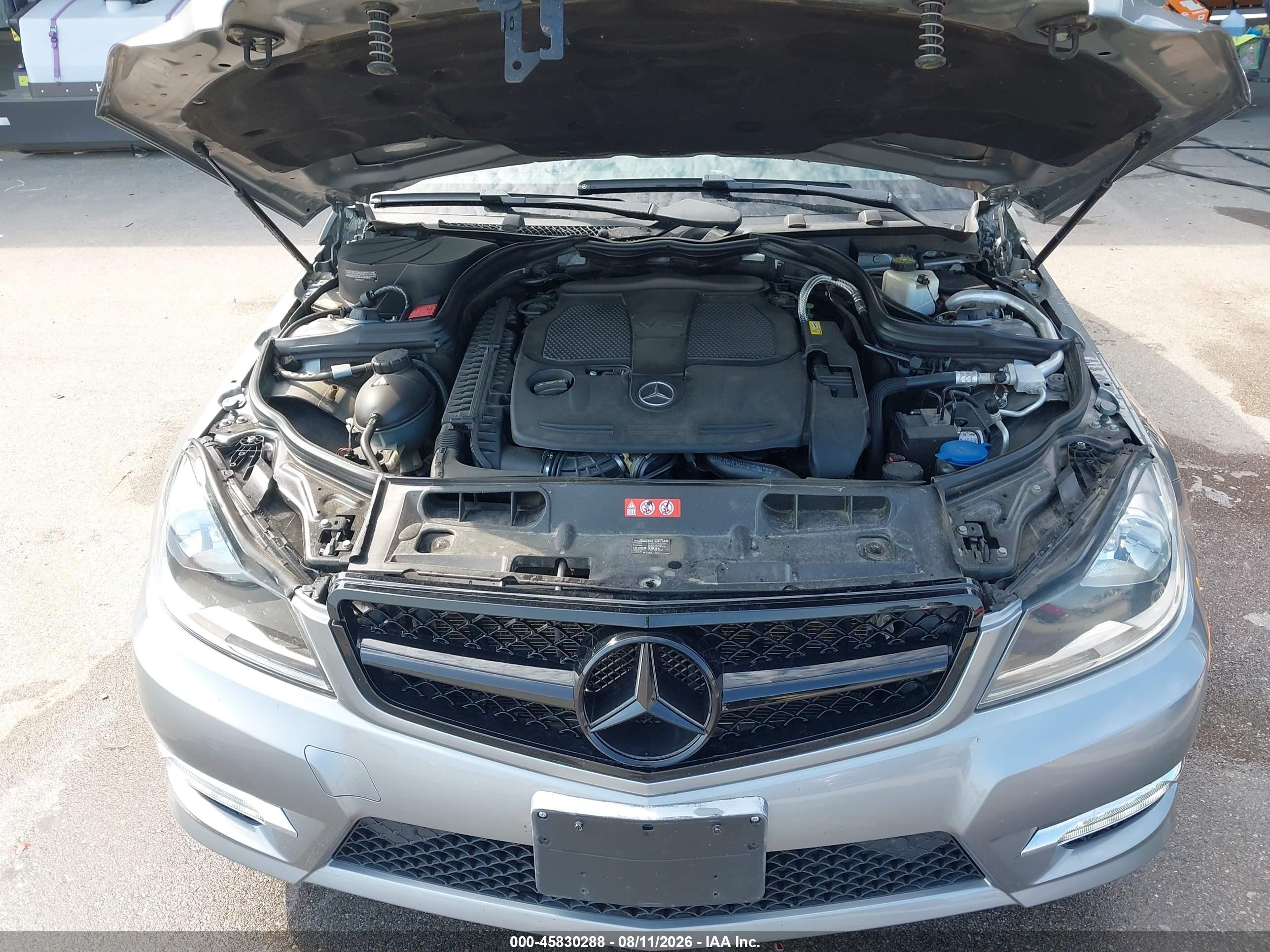 2014 Mercedes-benz C 300 Sport 4matic Silver vin: WDDGF8ABXER308975