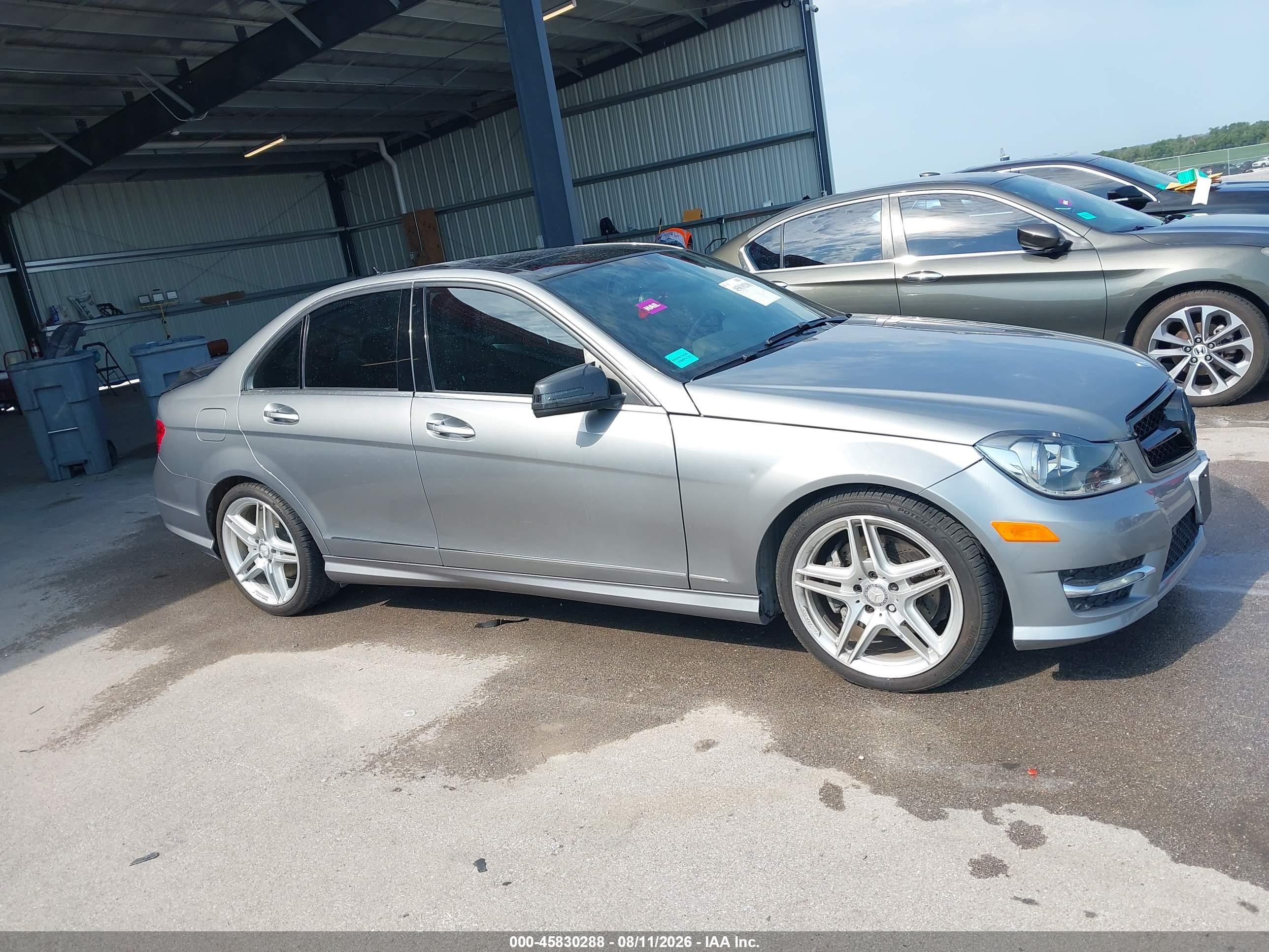 2014 Mercedes-benz C 300 Sport 4matic Silver vin: WDDGF8ABXER308975