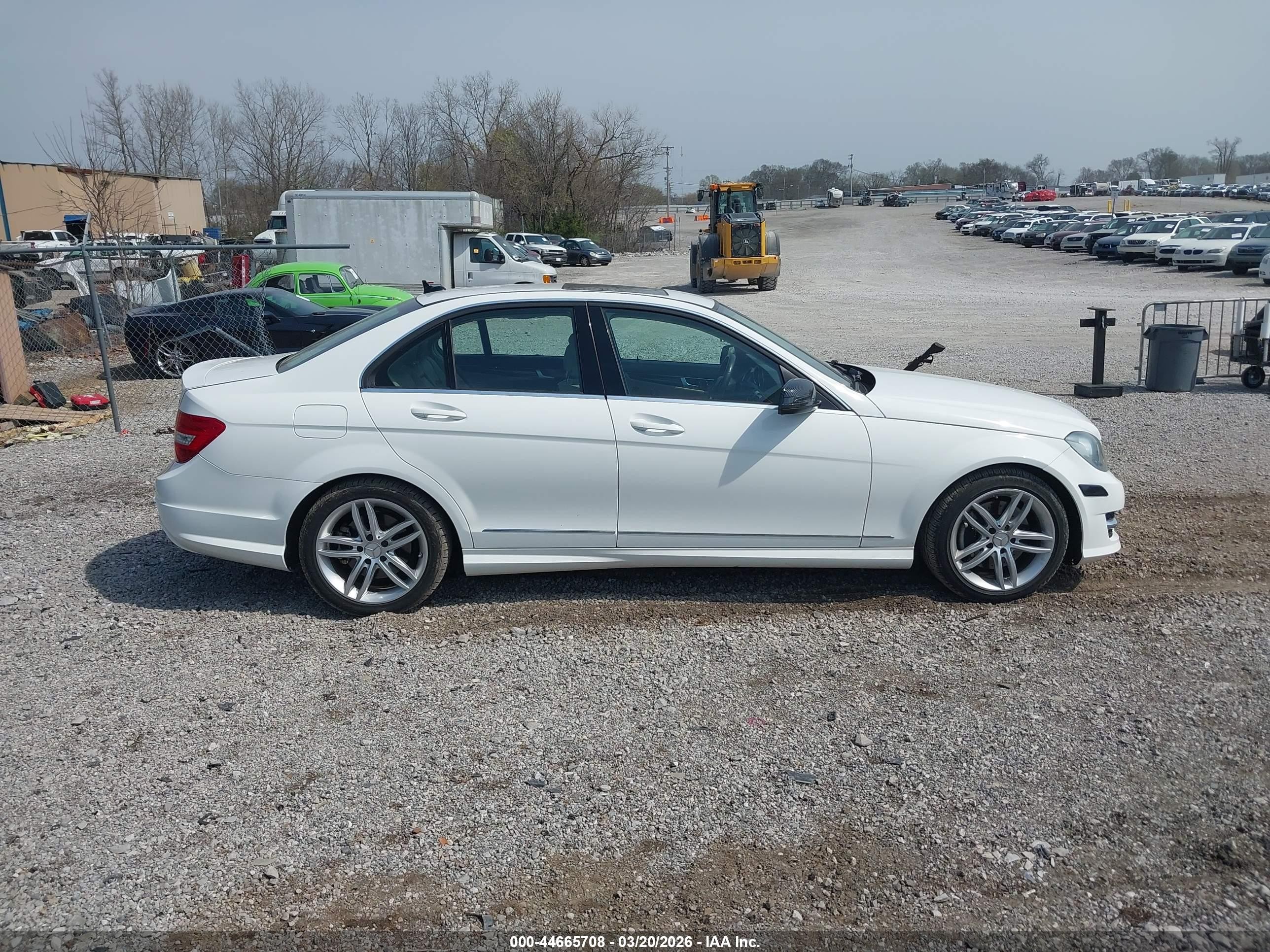 2014 Mercedes-benz C 300 Luxury 4matic/sport 4matic Белый vin: WDDGF8ABXER313156