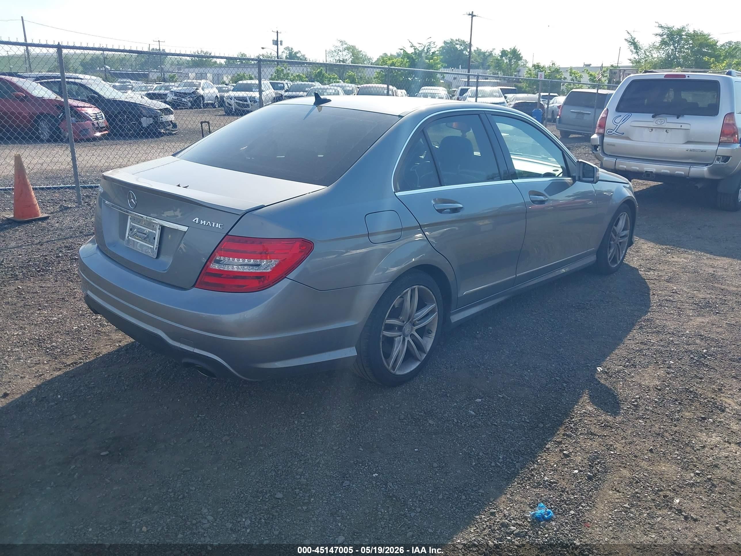 2014 Mercedes-benz C 300 Sport 4matic Gray vin: WDDGF8ABXER323475