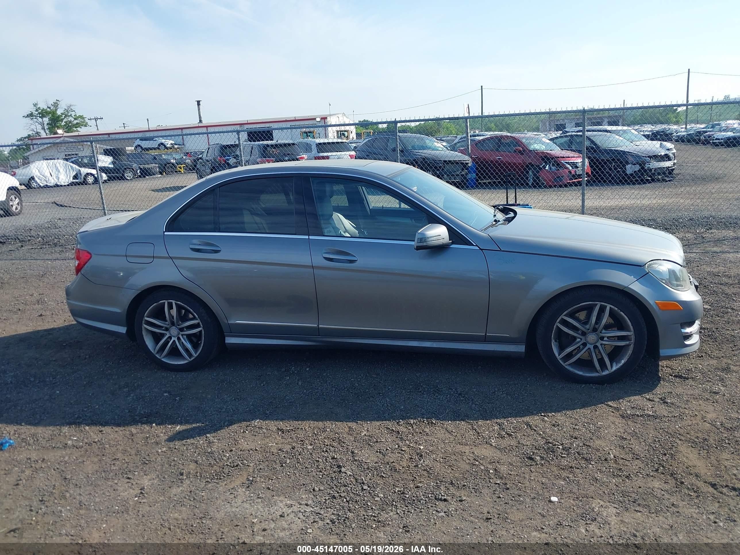 2014 Mercedes-benz C 300 Sport 4matic Gray vin: WDDGF8ABXER323475