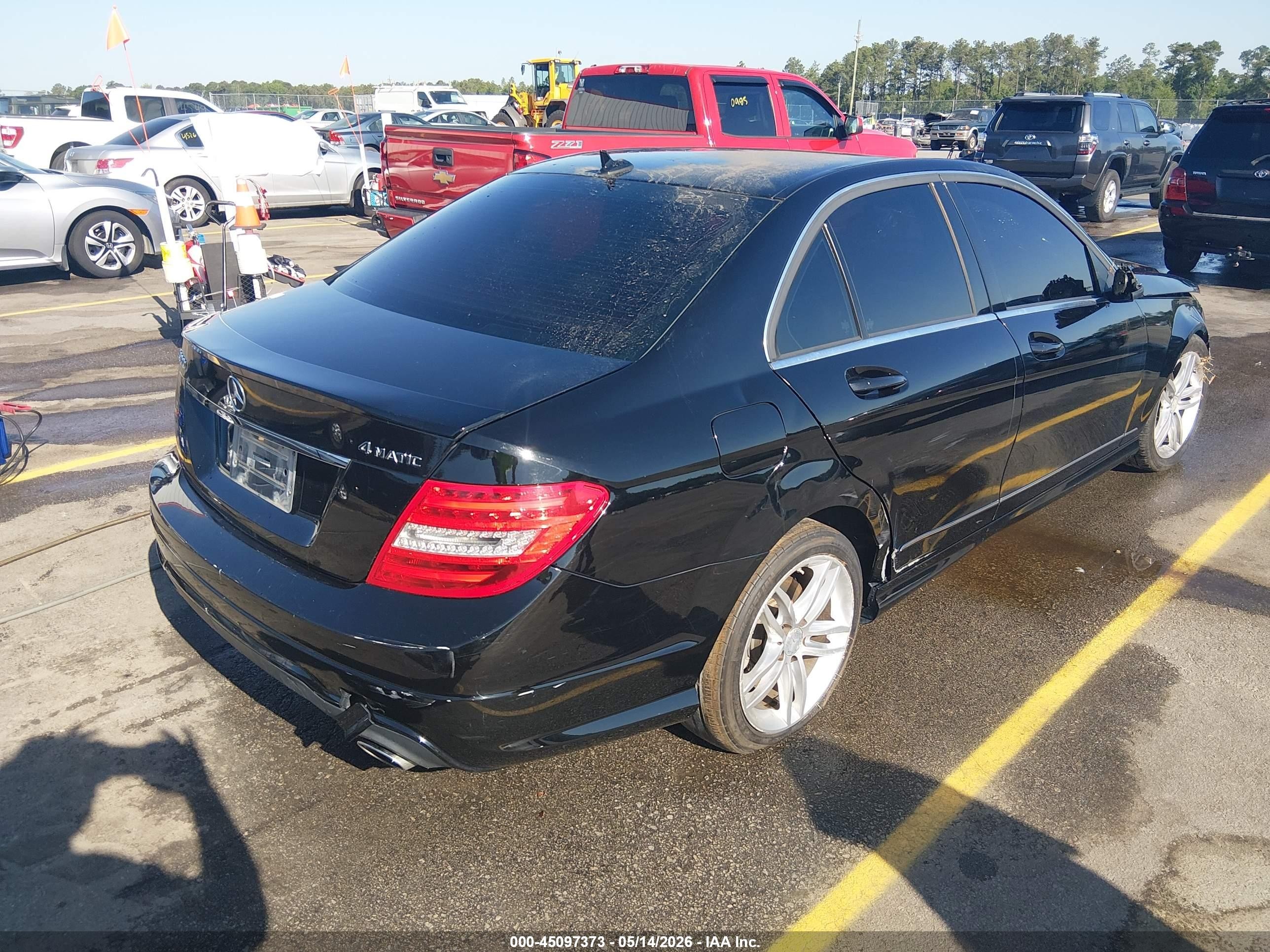 2014 Mercedes-benz C 300 Sport 4matic Черный vin: WDDGF8ABXER323850