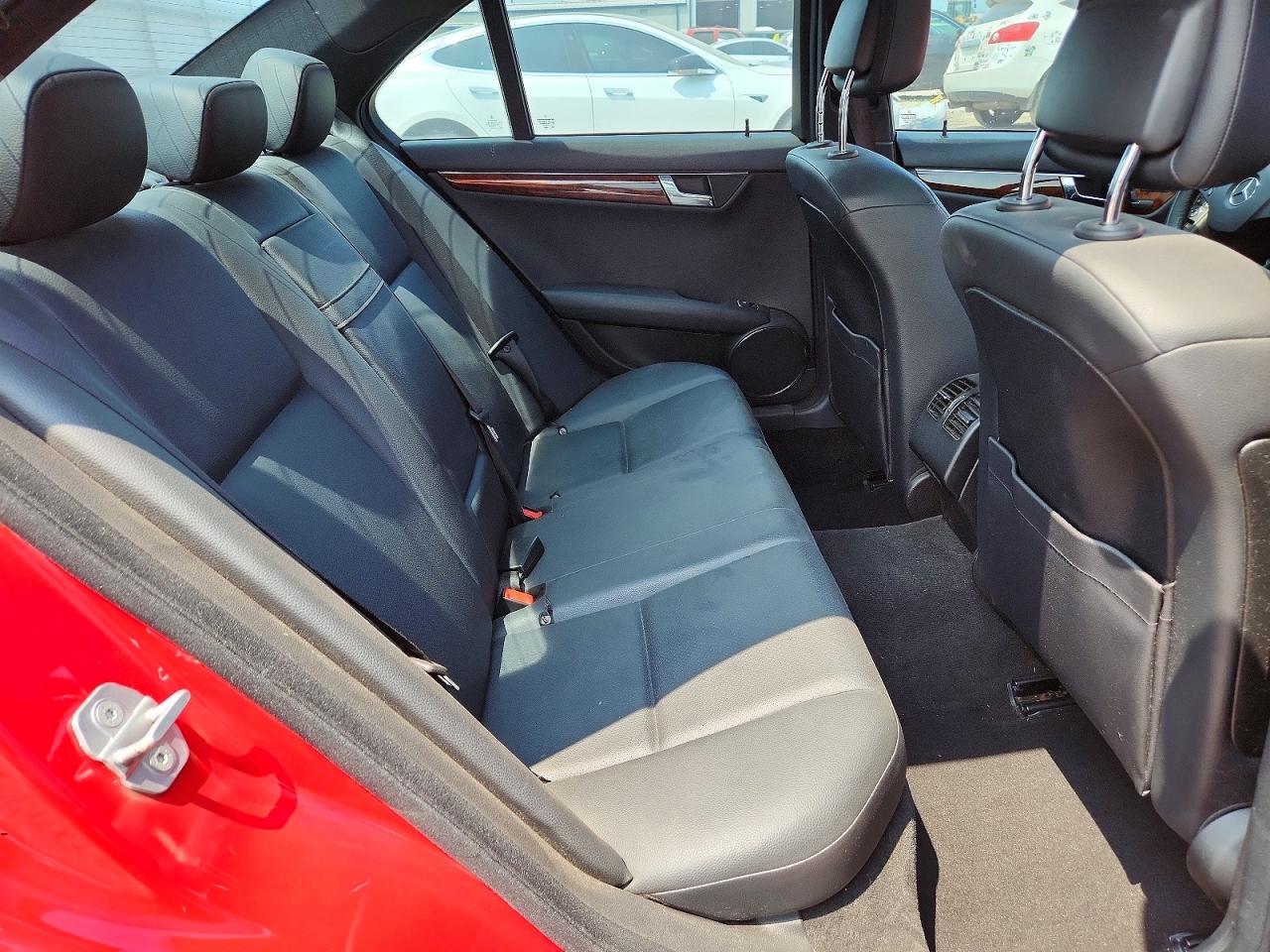 2010 Mercedes-benz C 300 4matic Red vin: WDDGF8BB0AR103416