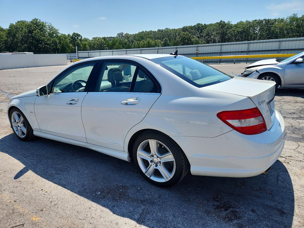2010 Mercedes-benz C 300 4matic White vin: WDDGF8BB0AR104517