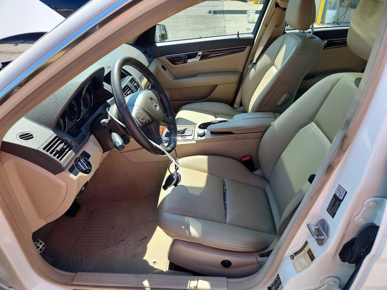 2010 Mercedes-benz C 300 4matic White vin: WDDGF8BB0AR104517