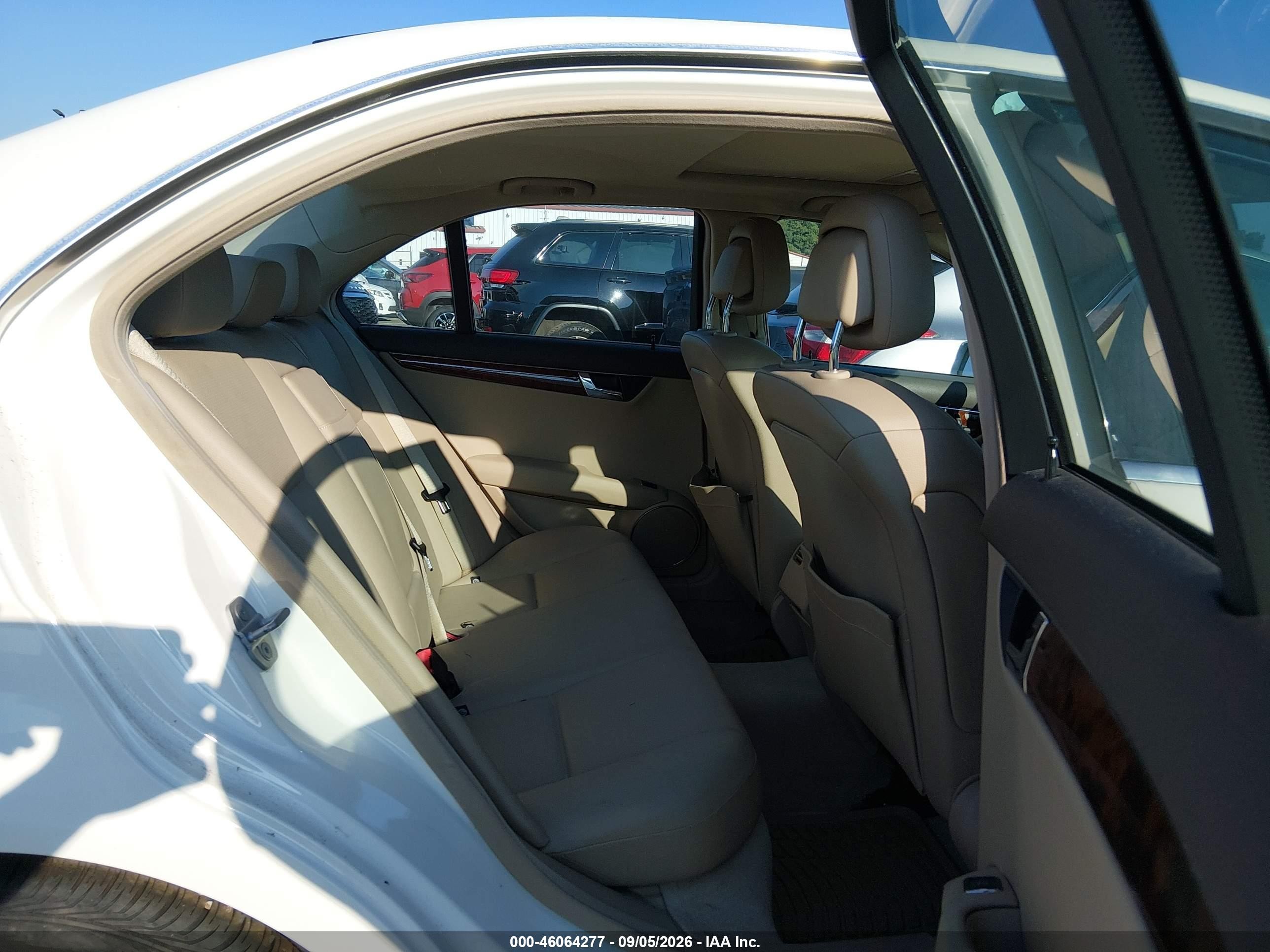 2010 Mercedes-benz C 300 Sport 4matic White vin: WDDGF8BB0AR118353