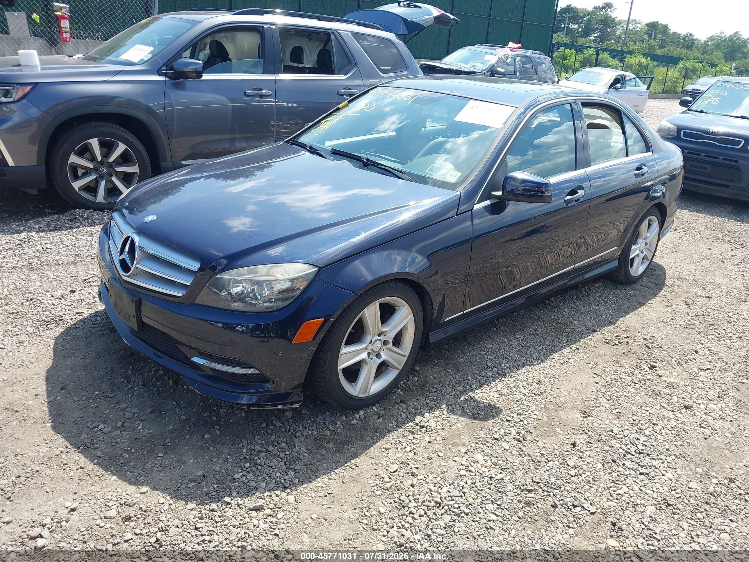 2011 Mercedes-benz C 300 Luxury 4matic/sport 4matic Синий vin: WDDGF8BB0BR150141