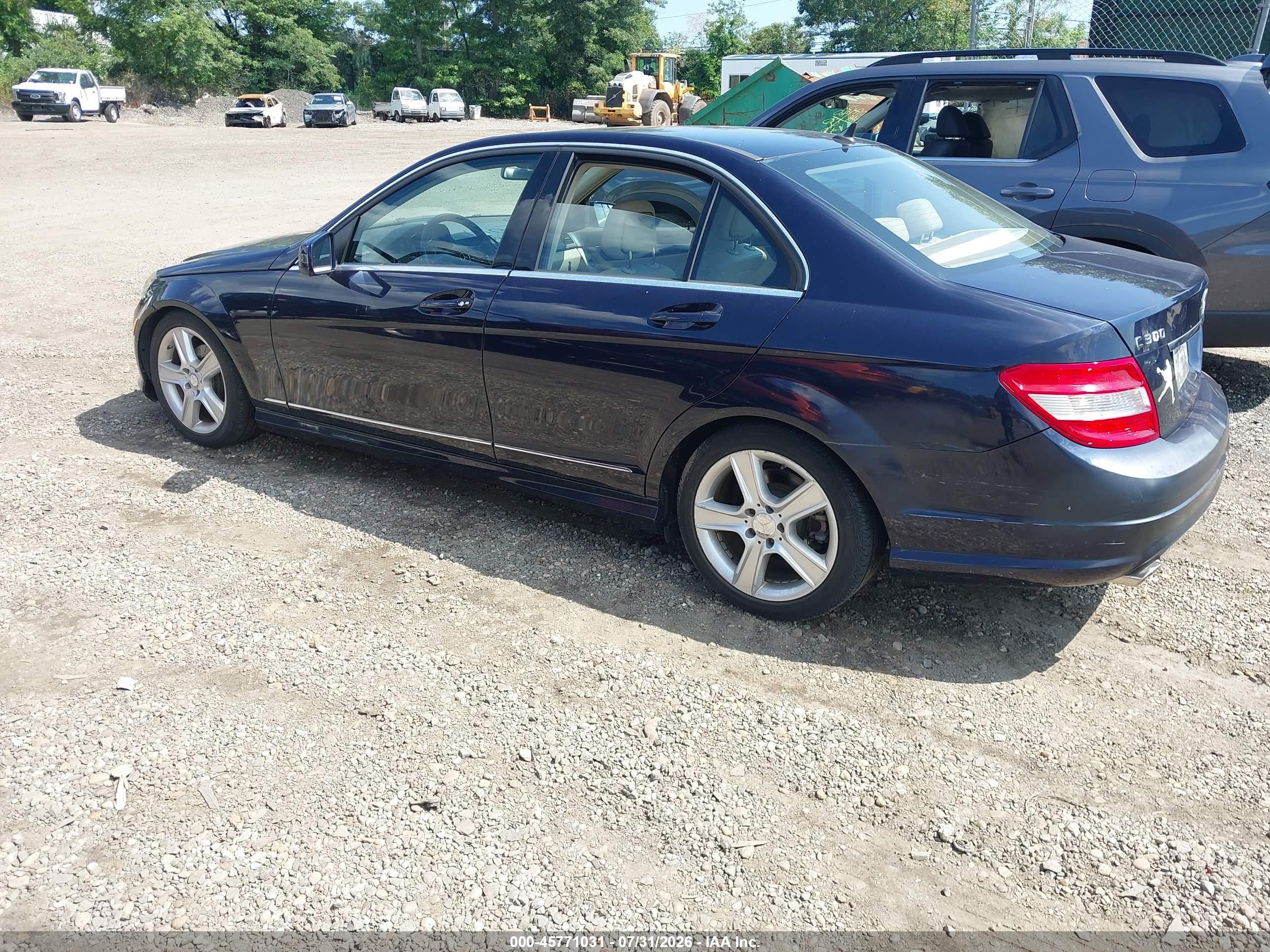 2011 Mercedes-benz C 300 Luxury 4matic/sport 4matic Синий vin: WDDGF8BB0BR150141