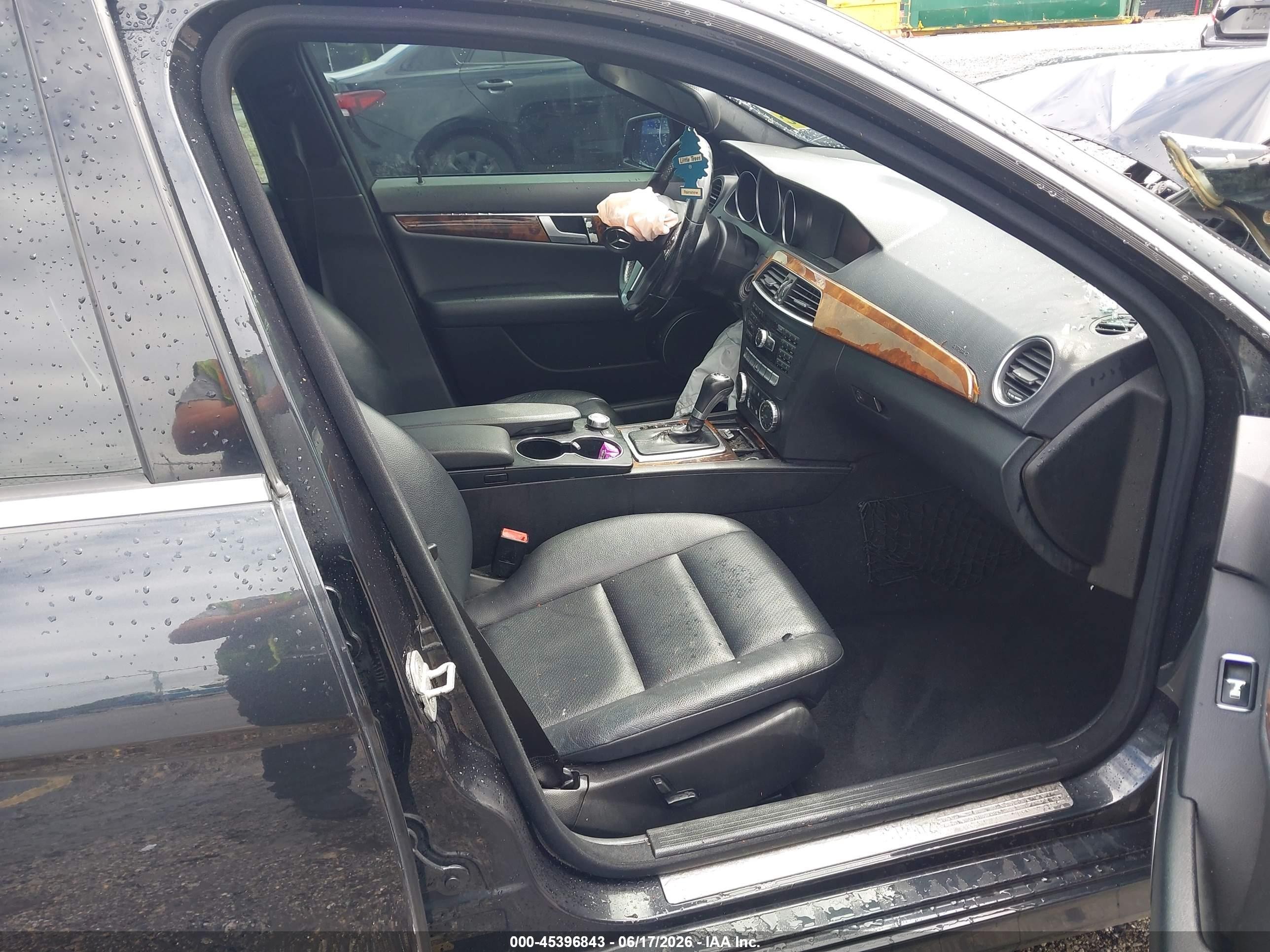 2012 Mercedes-benz C 300 Sport 4matic Black vin: WDDGF8BB0CA697197