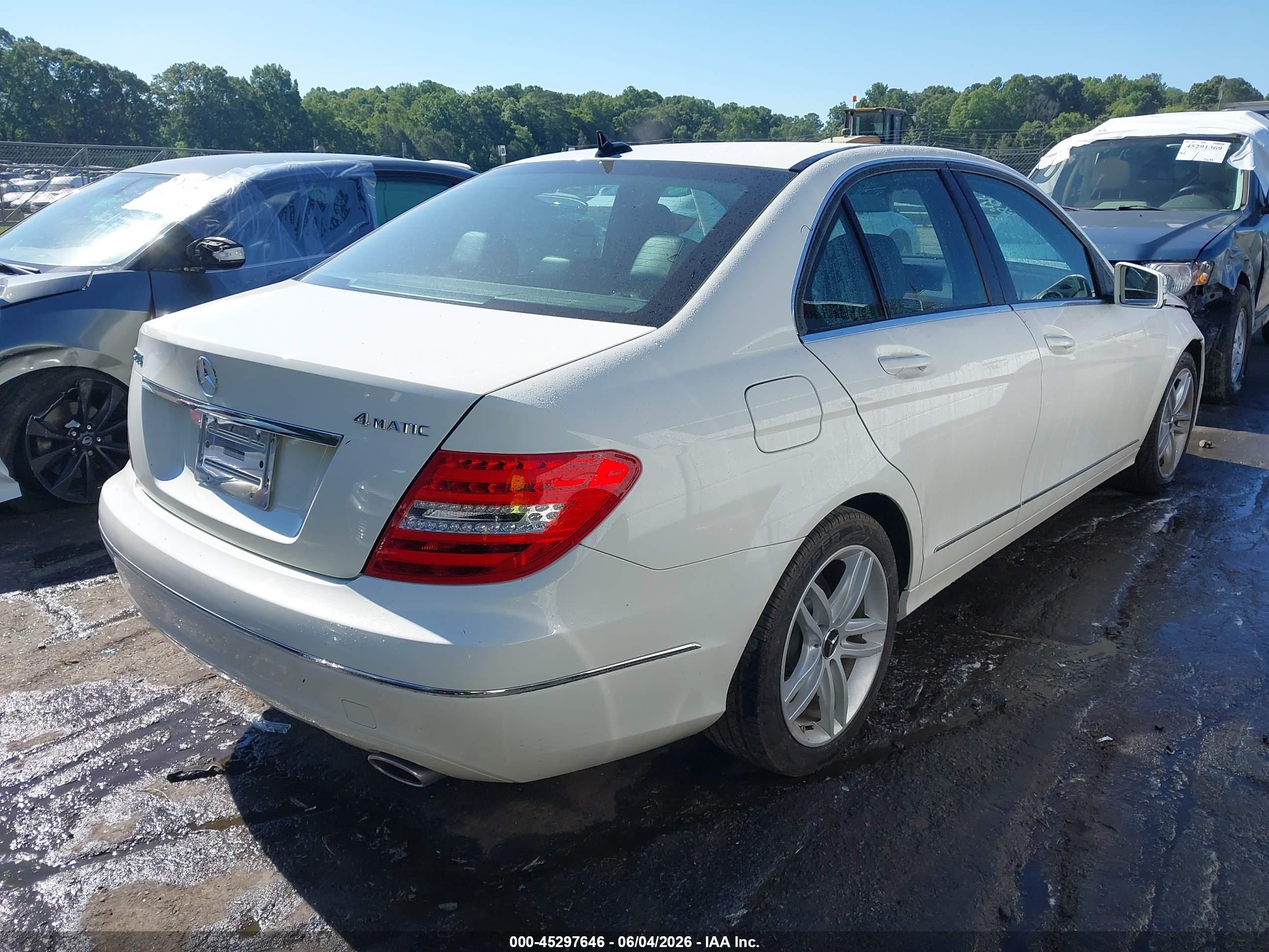 2012 Mercedes-benz C 300 Luxury 4matic/sport 4matic White vin: WDDGF8BB0CF910099