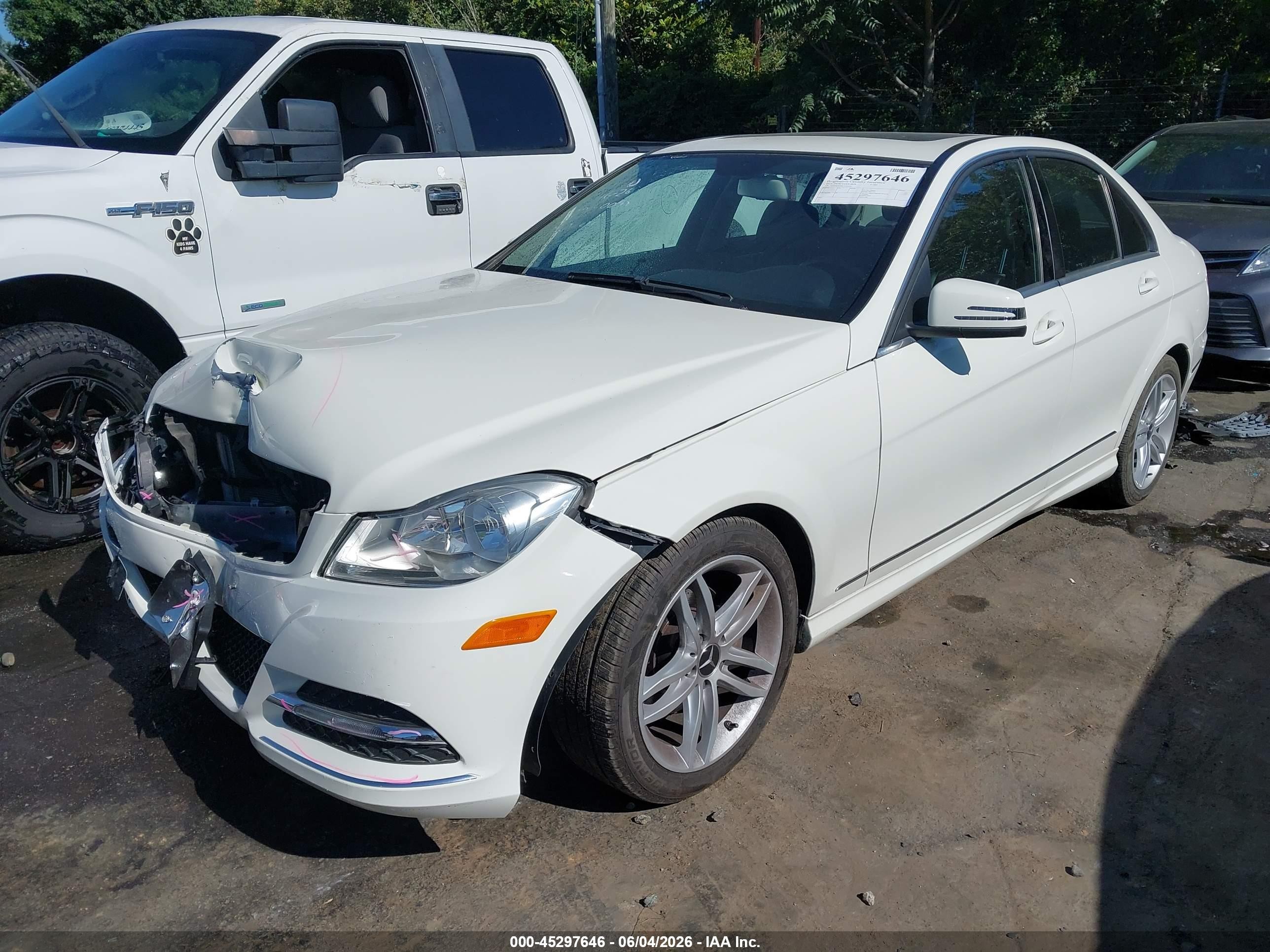 2012 Mercedes-benz C 300 Luxury 4matic/sport 4matic White vin: WDDGF8BB0CF910099