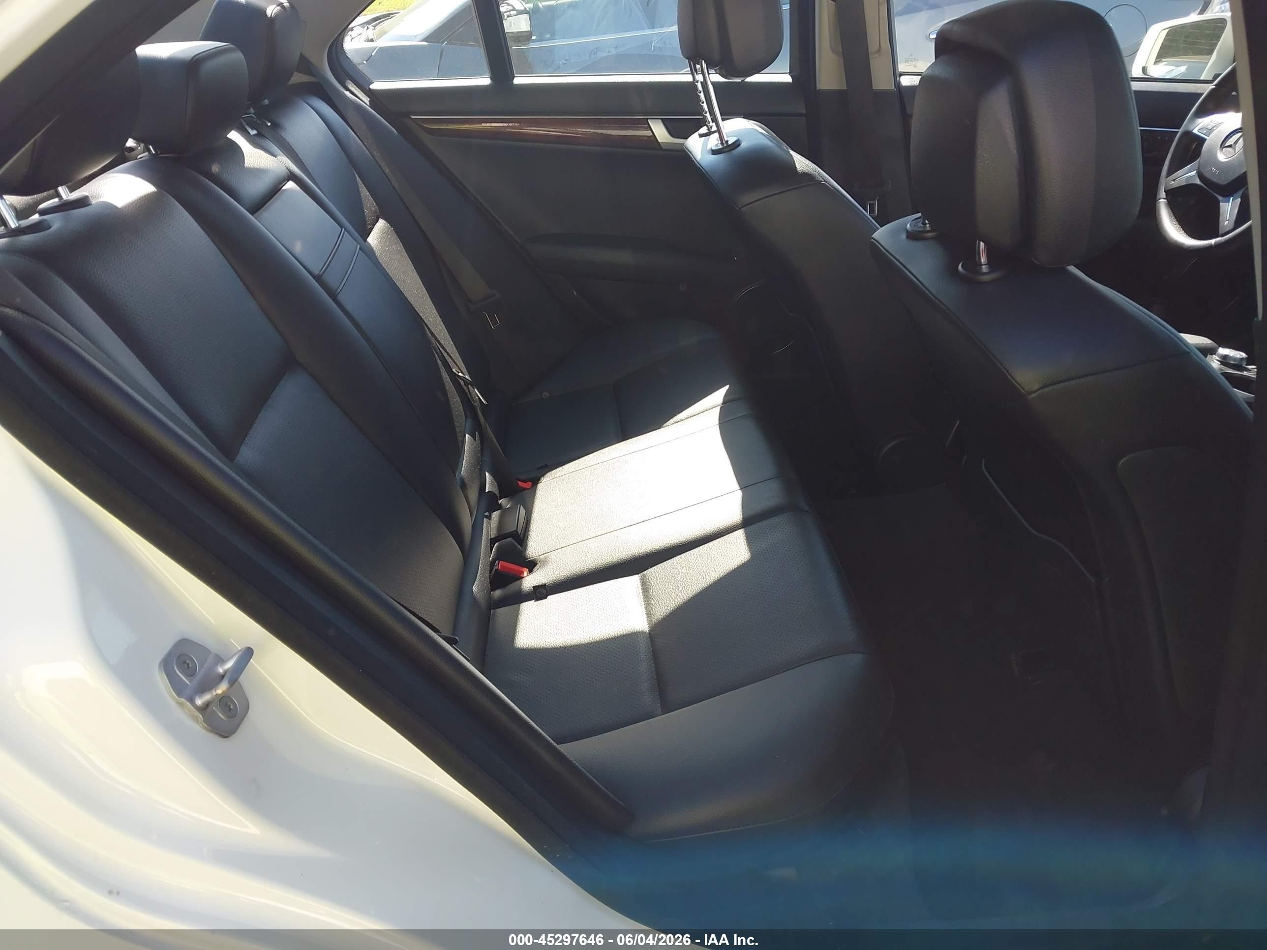 2012 Mercedes-benz C 300 Luxury 4matic/sport 4matic White vin: WDDGF8BB0CF910099