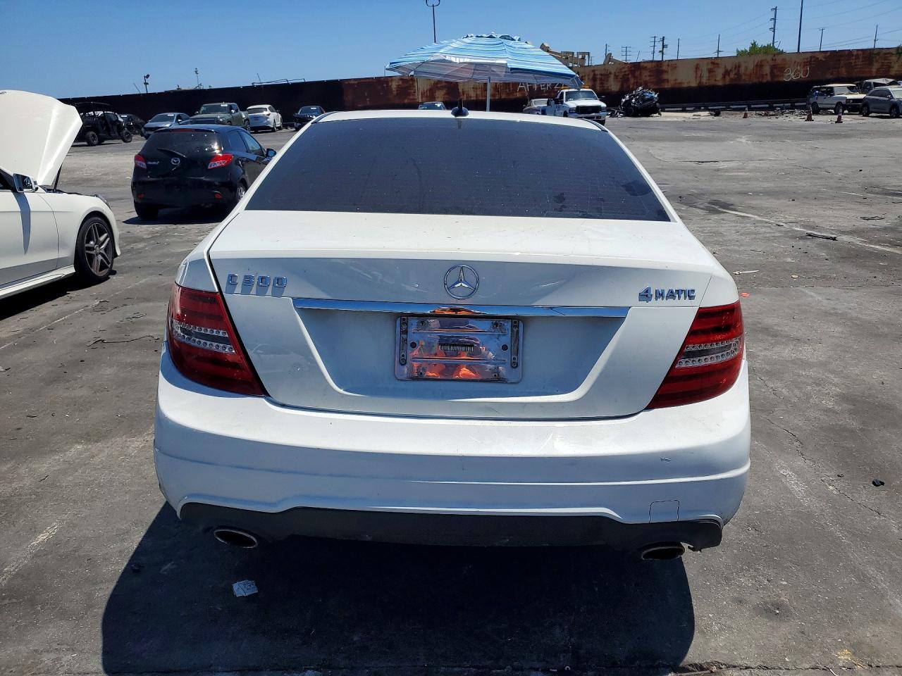 2012 Mercedes-benz C 300 4matic White vin: WDDGF8BB0CF920180