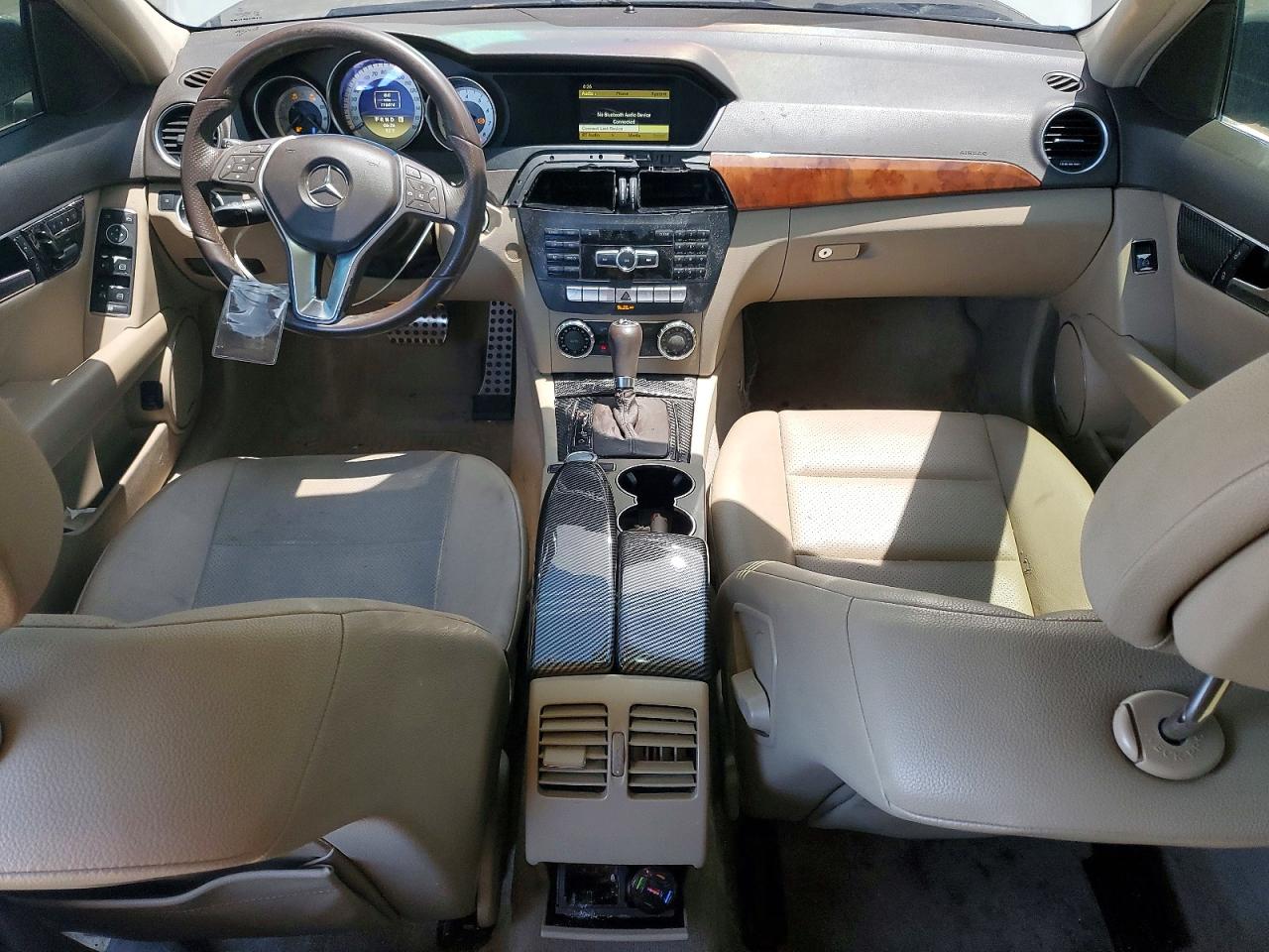 2012 Mercedes-benz C 300 4matic White vin: WDDGF8BB0CF920180