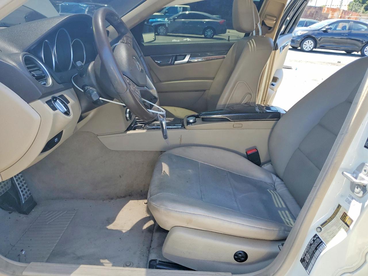 2012 Mercedes-benz C 300 4matic White vin: WDDGF8BB0CF920180