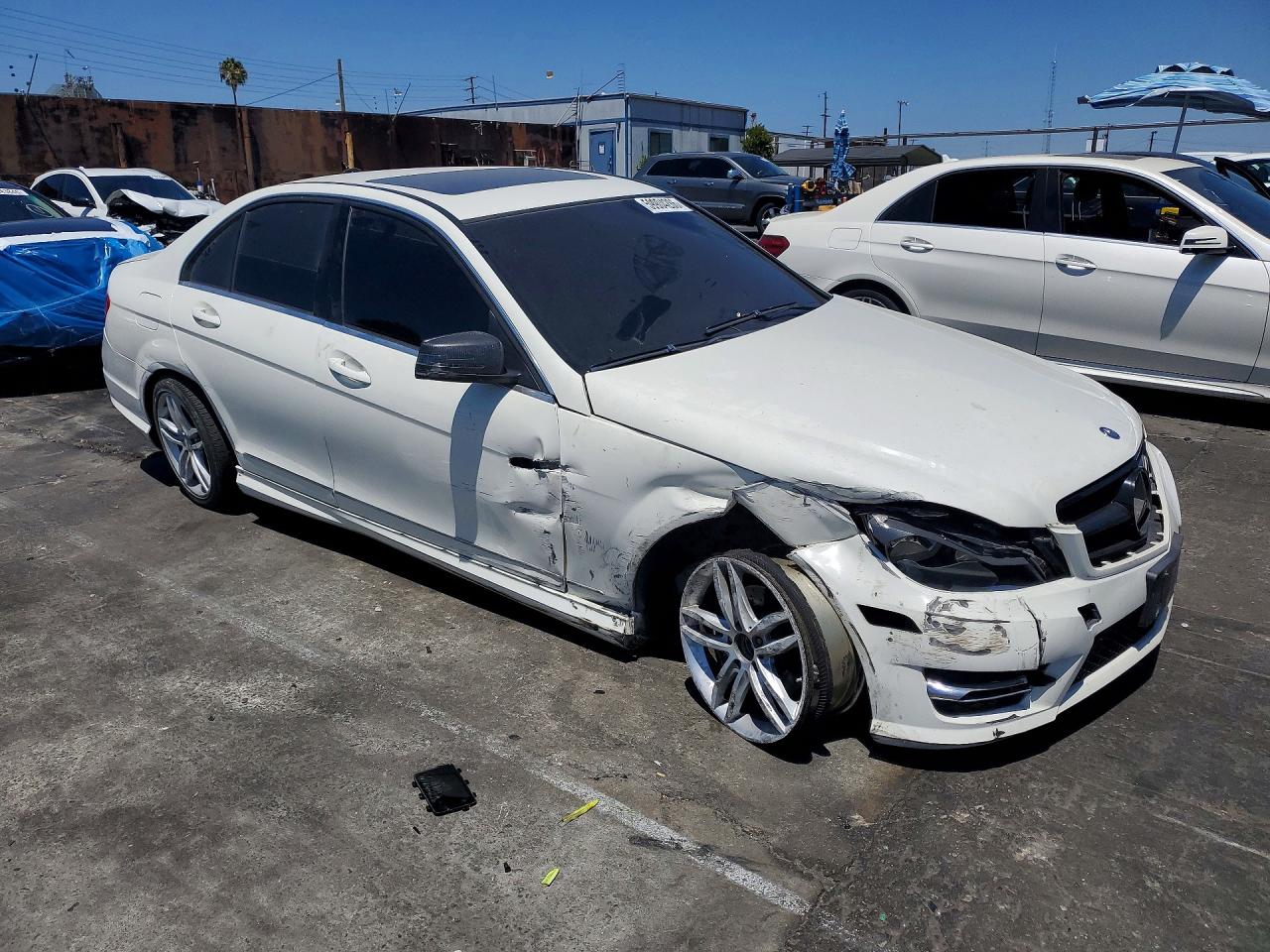 2012 Mercedes-benz C 300 4matic White vin: WDDGF8BB0CF920180