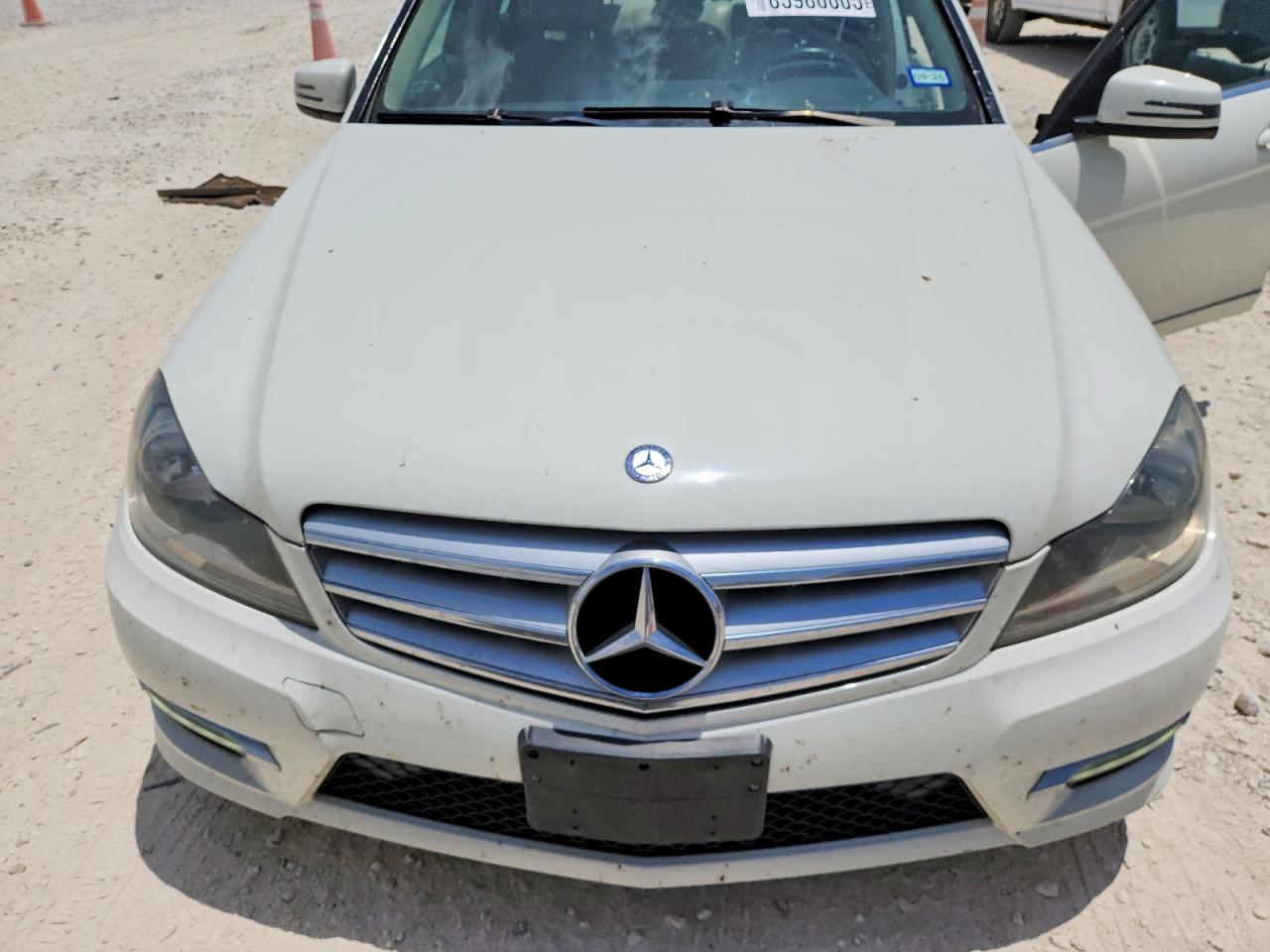2012 Mercedes-benz C 300 4matic White vin: WDDGF8BB0CR192004