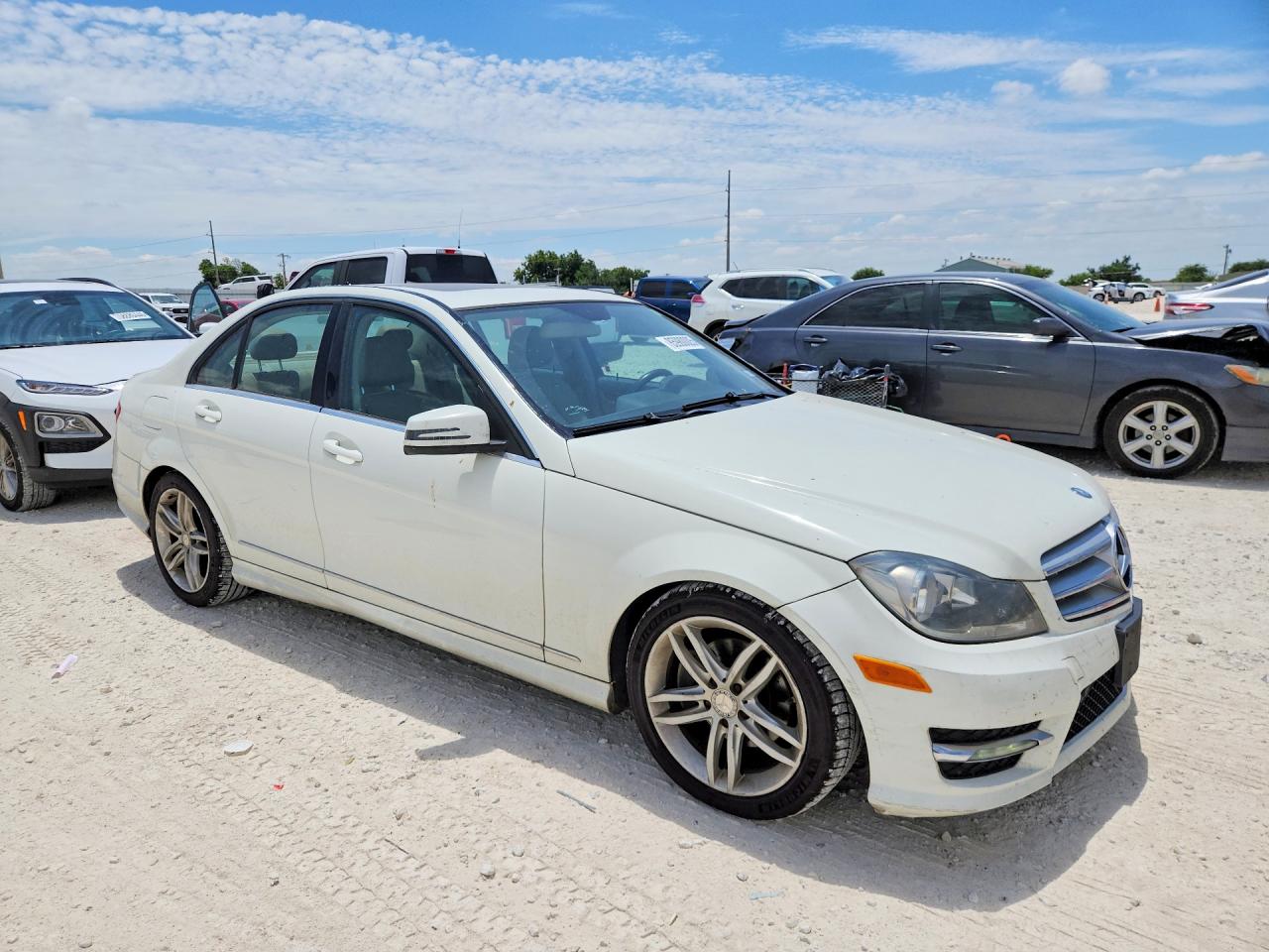 2012 Mercedes-benz C 300 4matic White vin: WDDGF8BB0CR192004