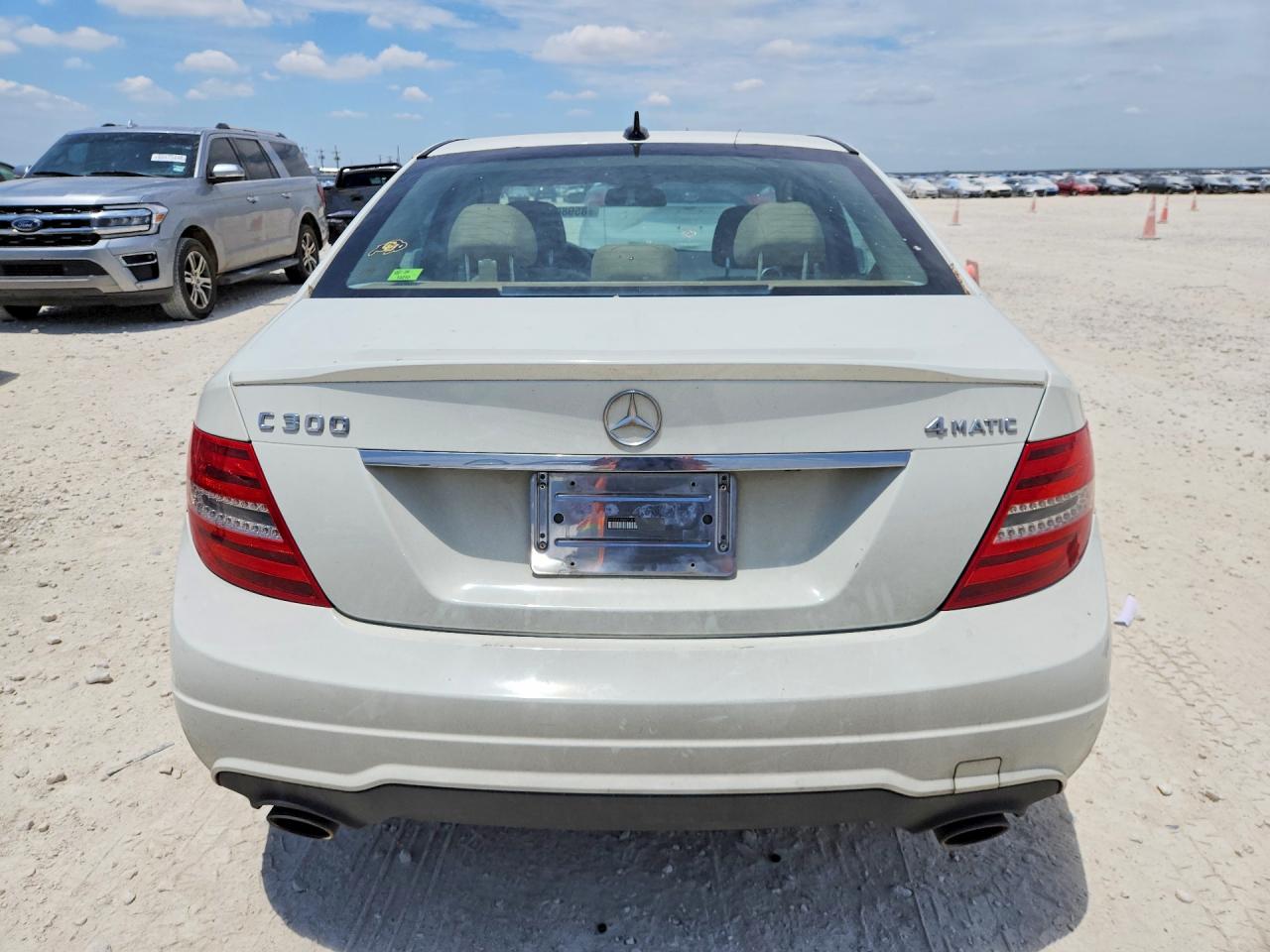 2012 Mercedes-benz C 300 4matic White vin: WDDGF8BB0CR192004
