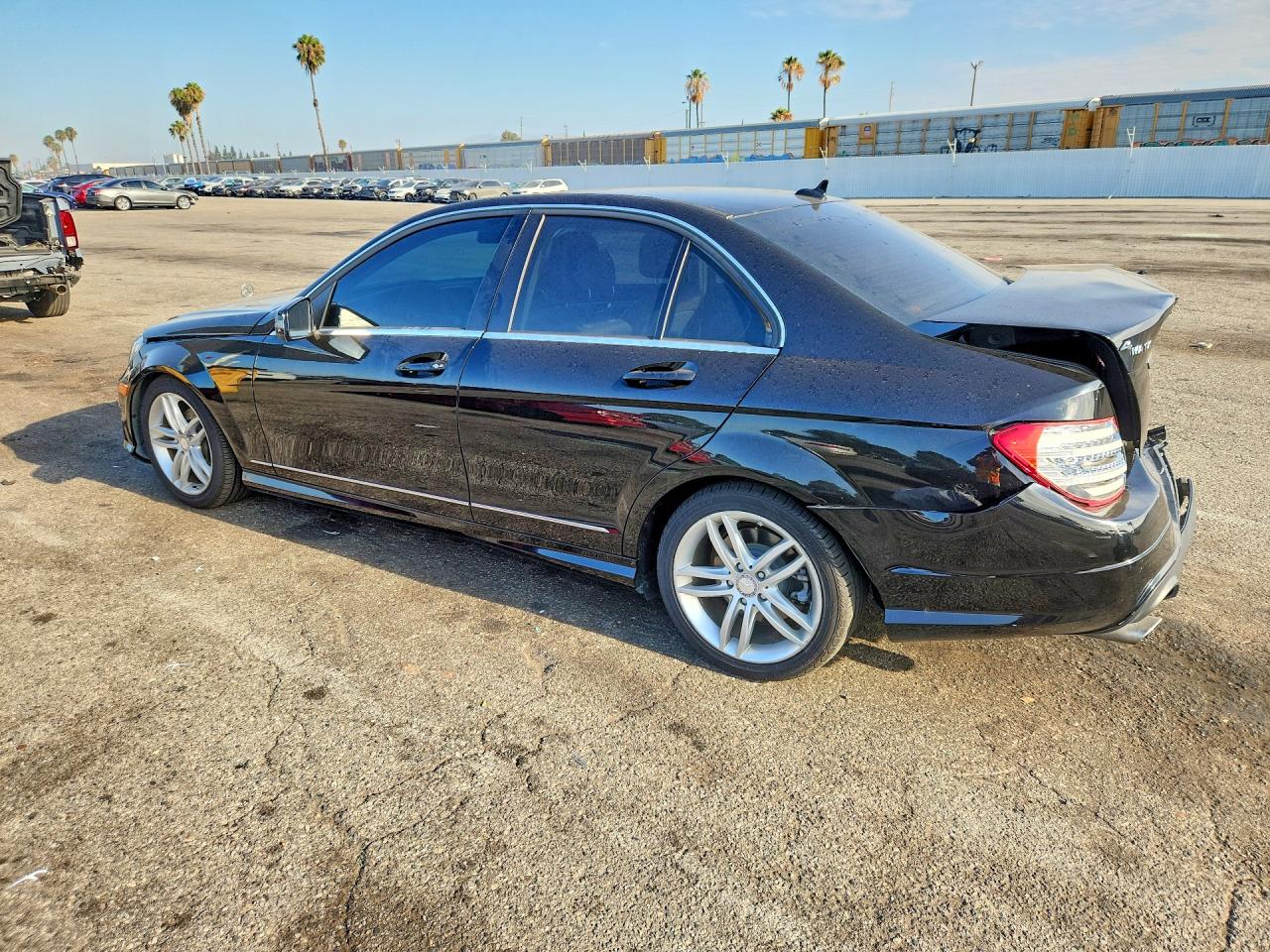 2012 Mercedes-benz C 300 4matic Черный vin: WDDGF8BB0CR204331