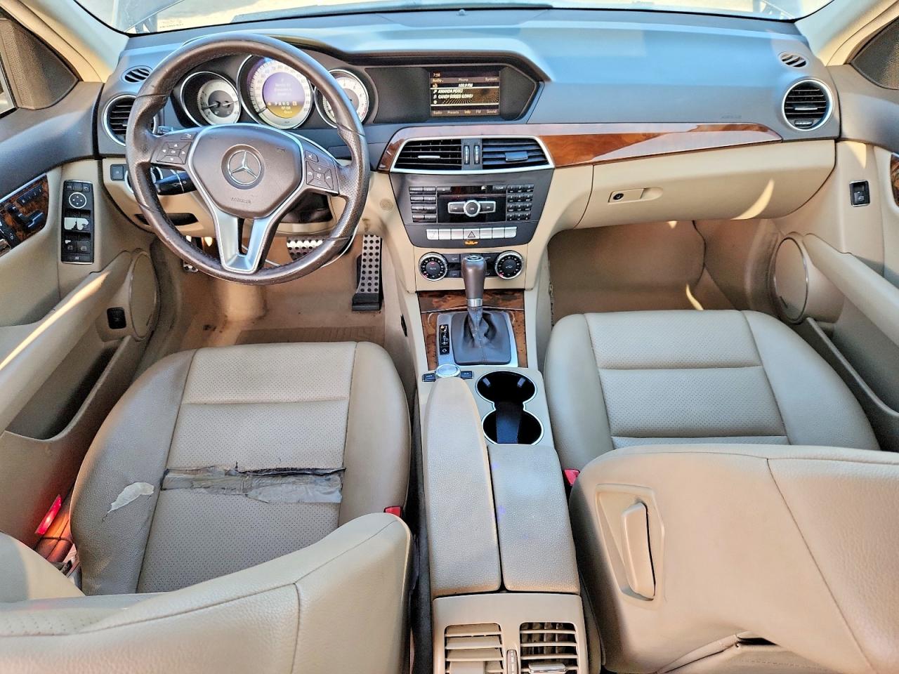 2012 Mercedes-benz C 300 4matic Черный vin: WDDGF8BB0CR204331
