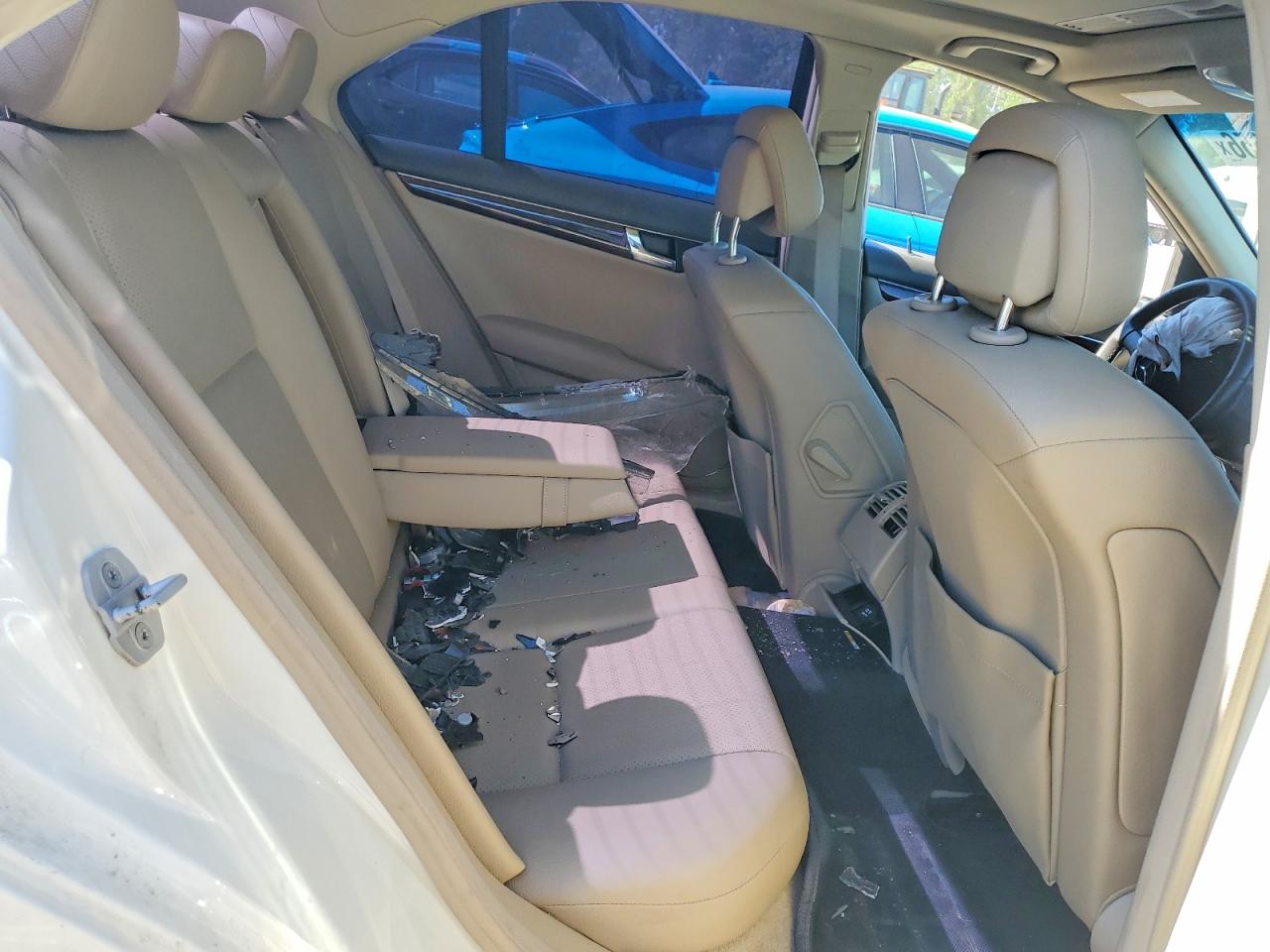 2010 Mercedes-benz C 300 4matic Белый vin: WDDGF8BB1AF454062