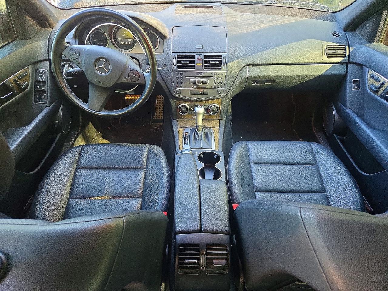 2011 Mercedes-benz C 300 4matic Черный vin: WDDGF8BB1BA522181