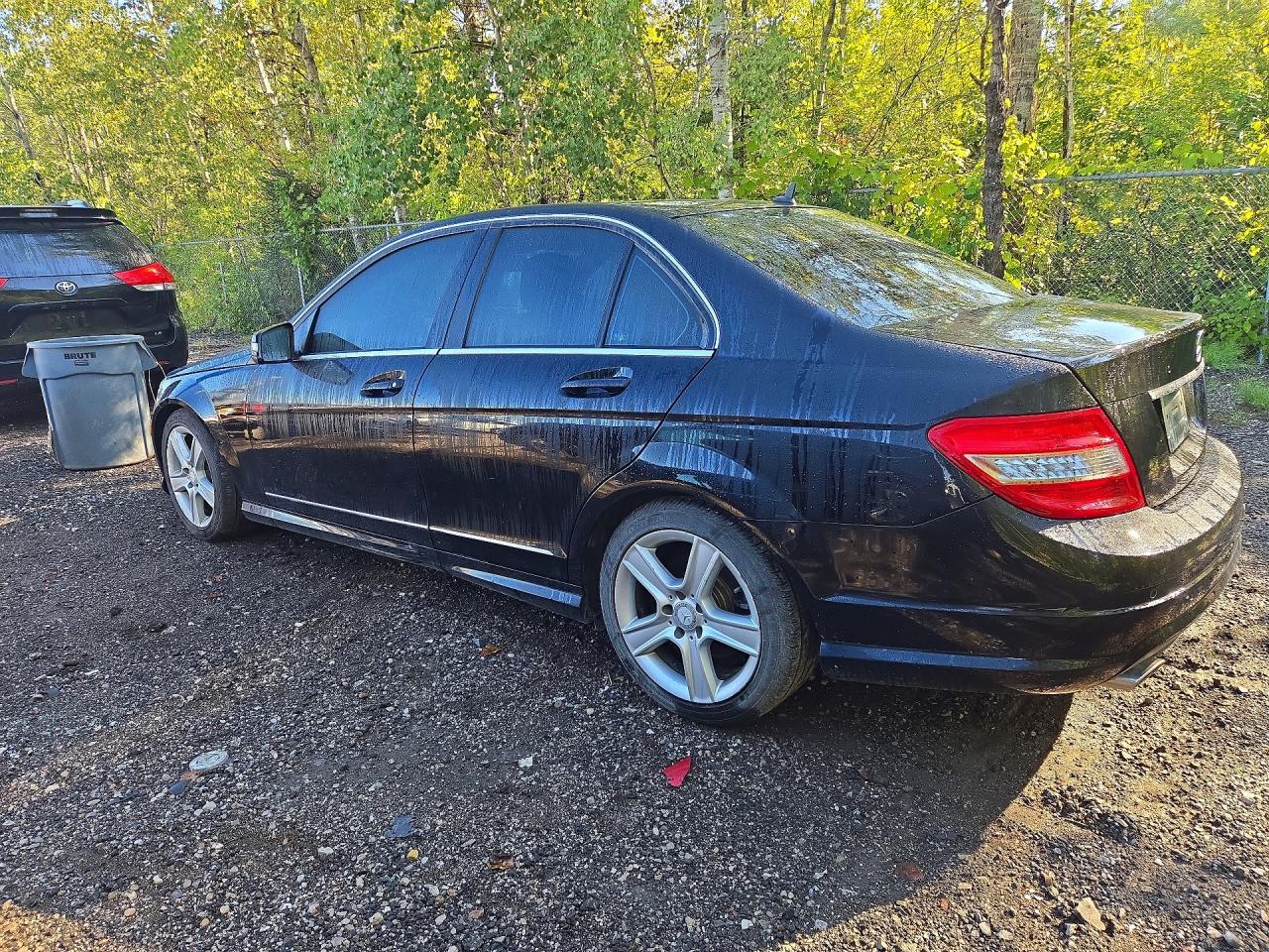 2011 Mercedes-benz C 300 4matic Черный vin: WDDGF8BB1BA522181