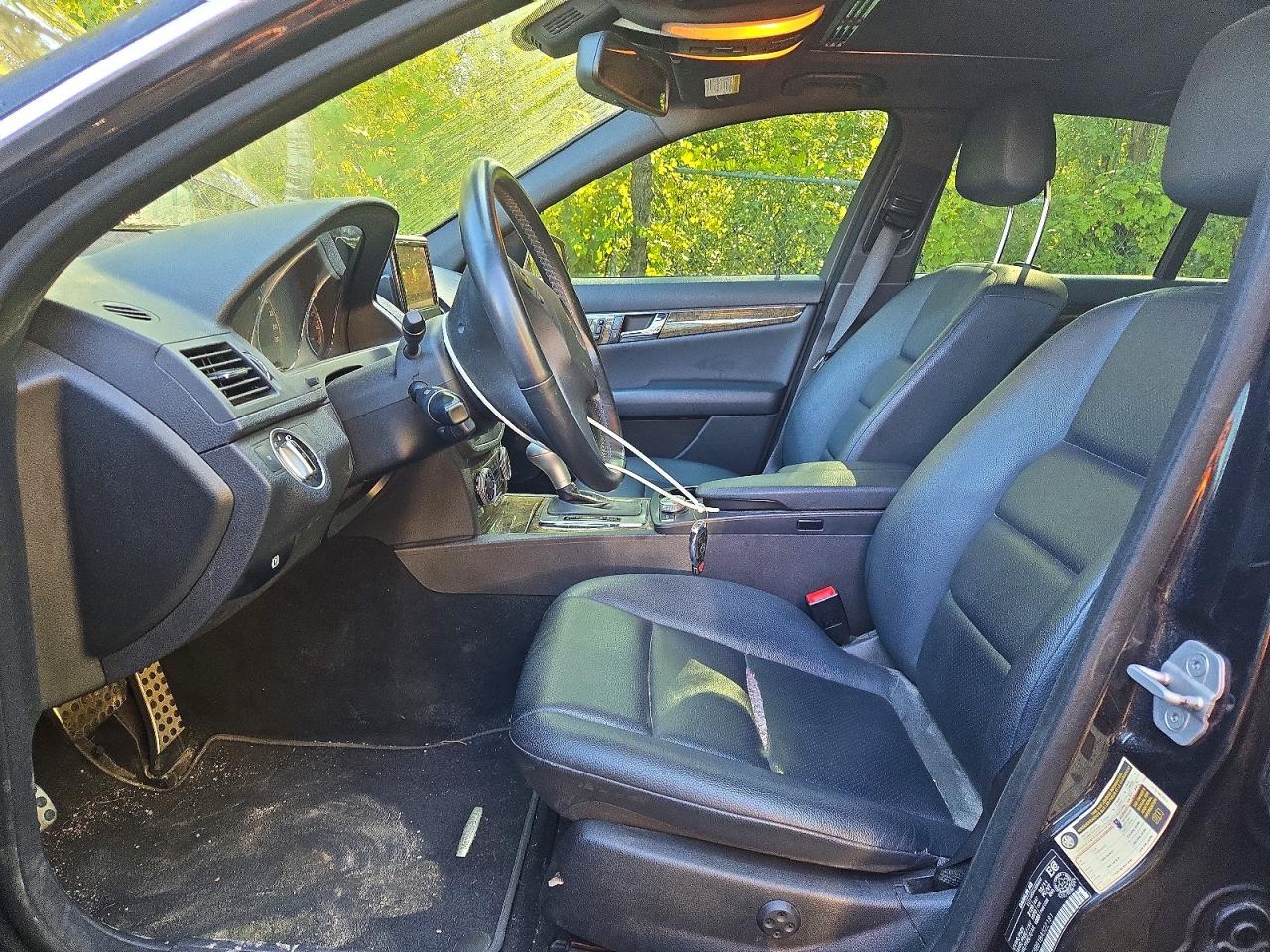 2011 Mercedes-benz C 300 4matic Черный vin: WDDGF8BB1BA522181