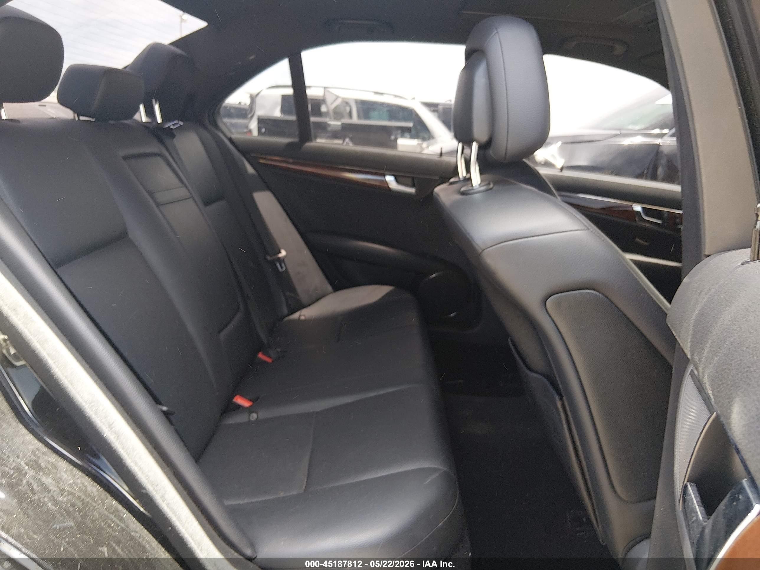 2011 Mercedes-benz C 300 Luxury 4matic/sport 4matic Black vin: WDDGF8BB1BR134756